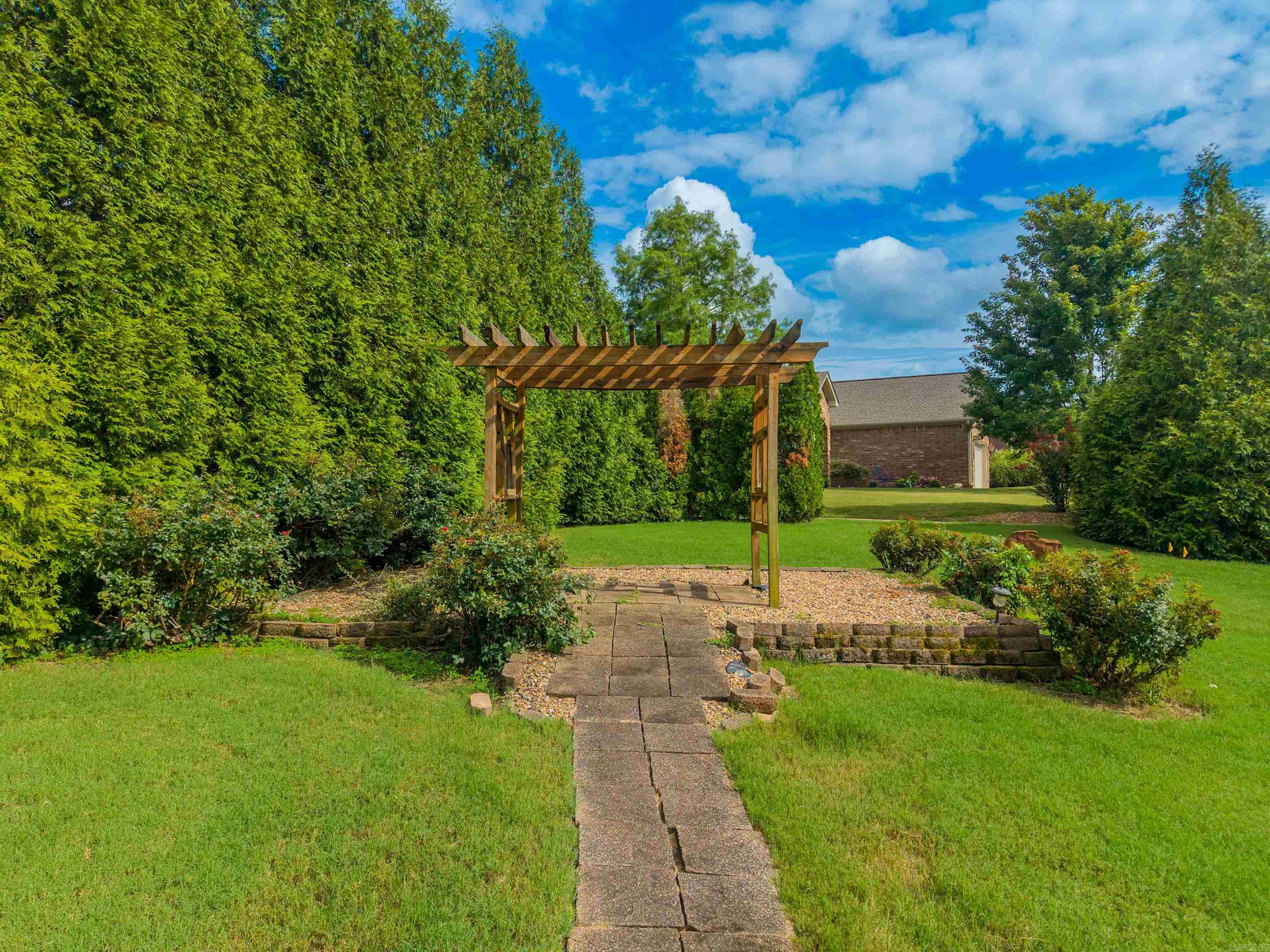 FOREST LAKES GARDEN HOMES - Residential