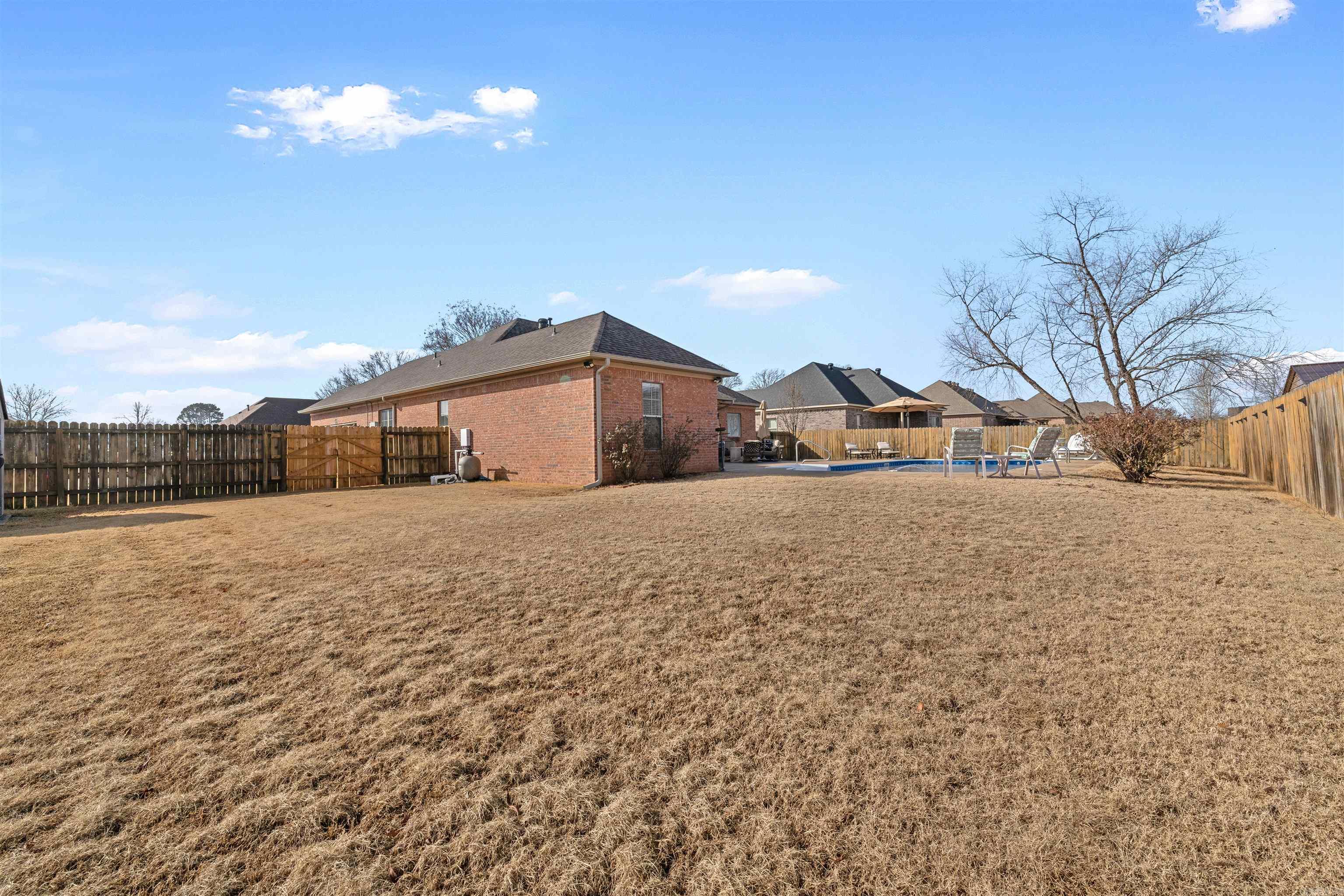 SHADOW CREEK - Residential