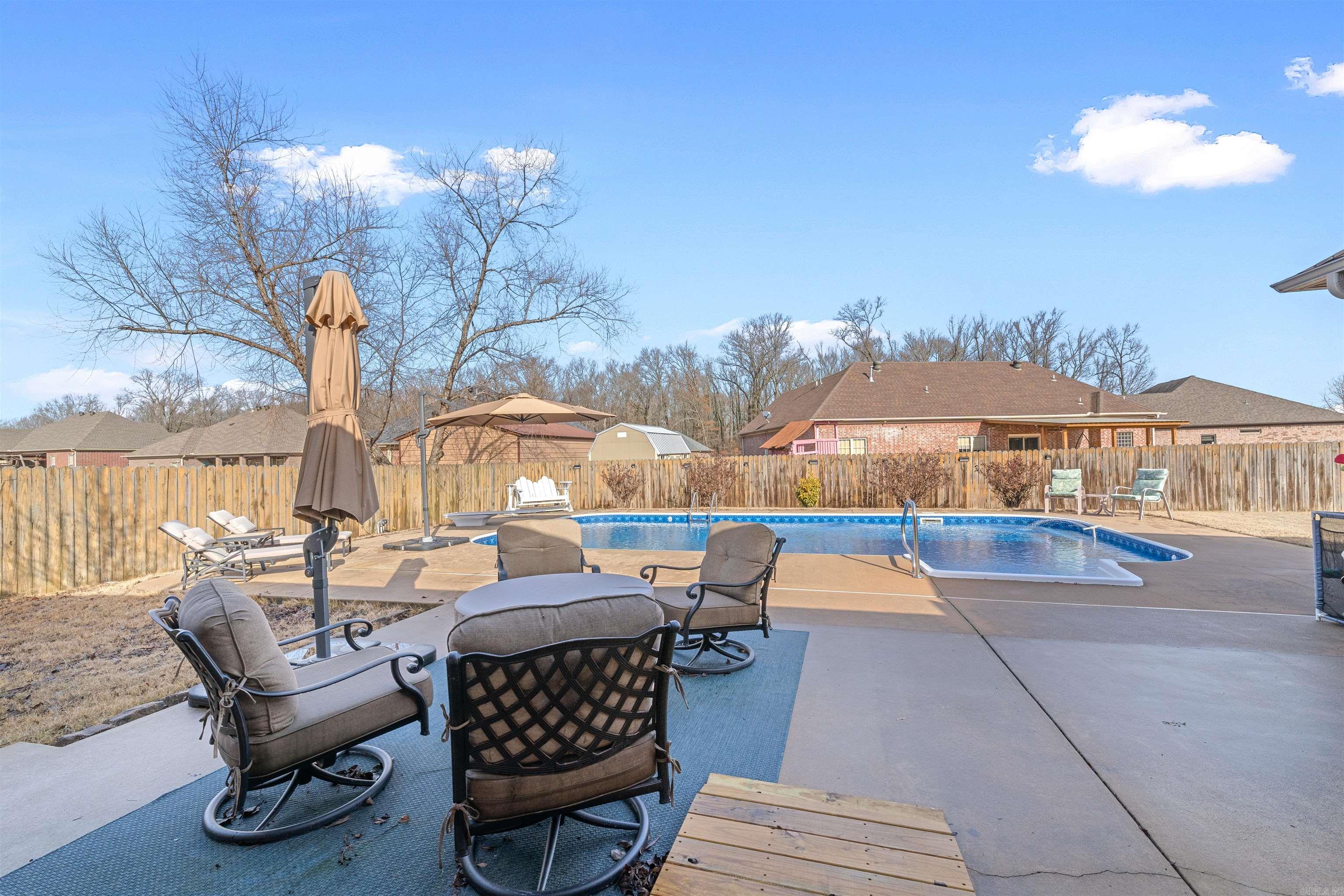 SHADOW CREEK - Residential