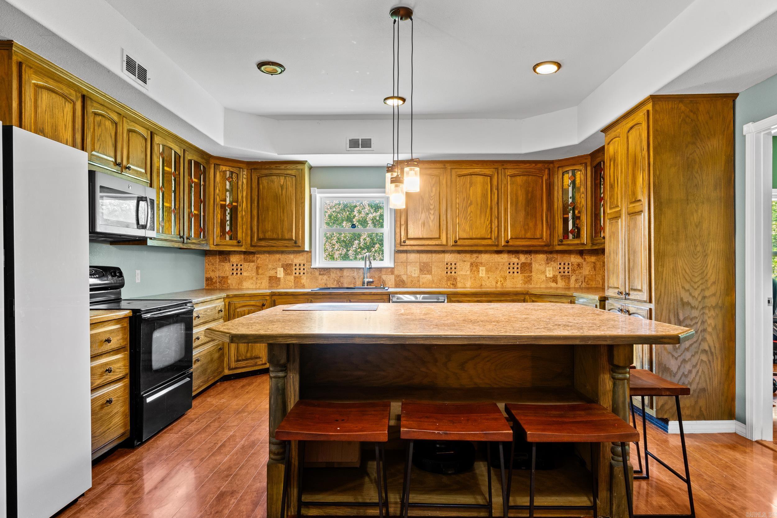 CENTER RIDGE - Residential