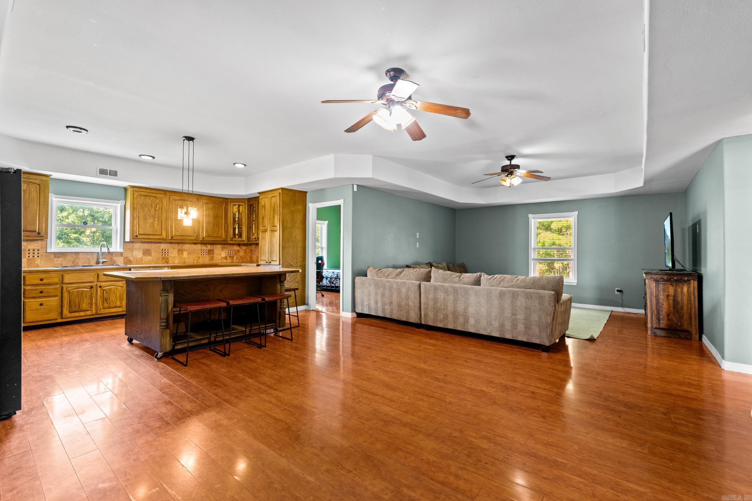 CENTER RIDGE - Residential