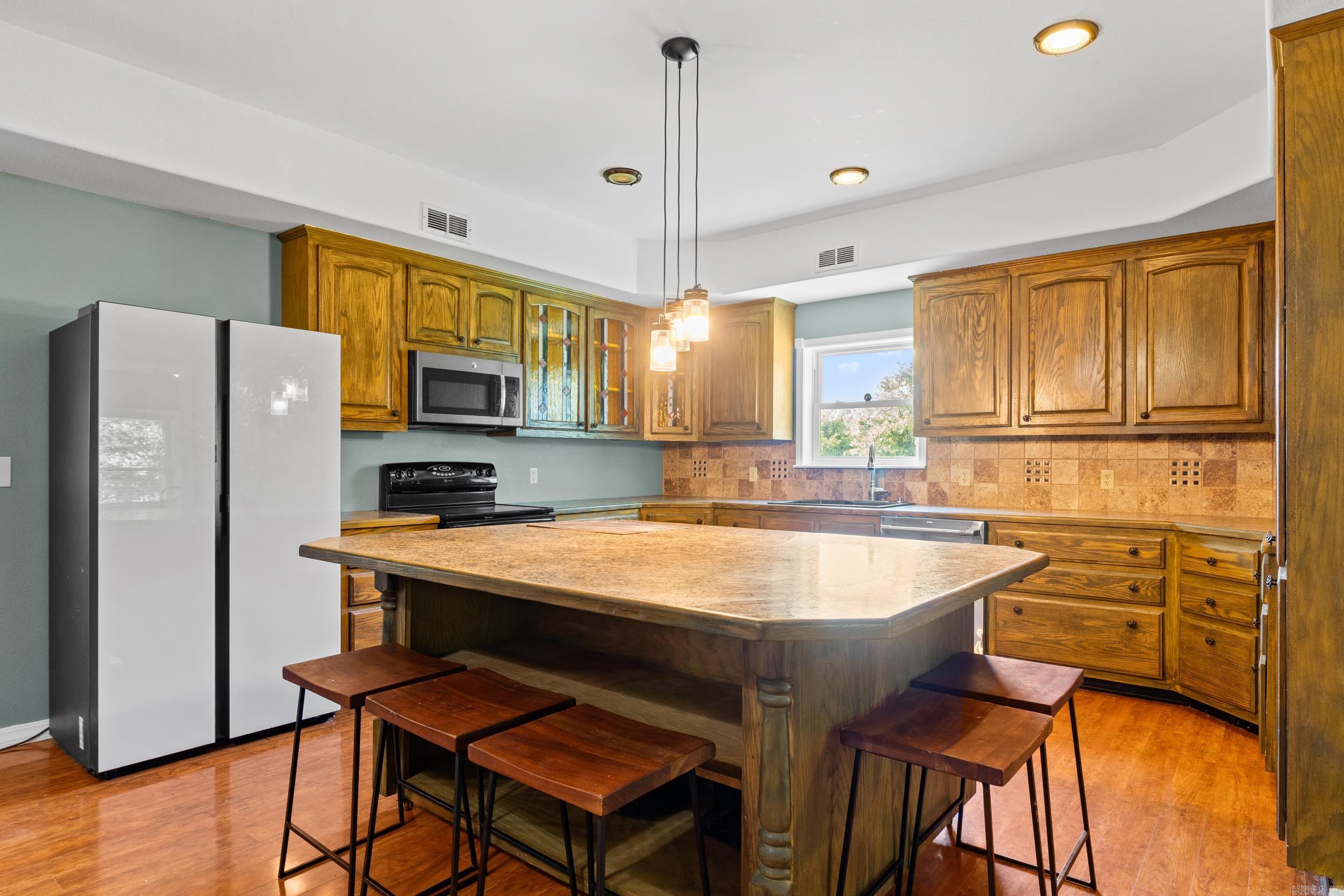 CENTER RIDGE - Residential