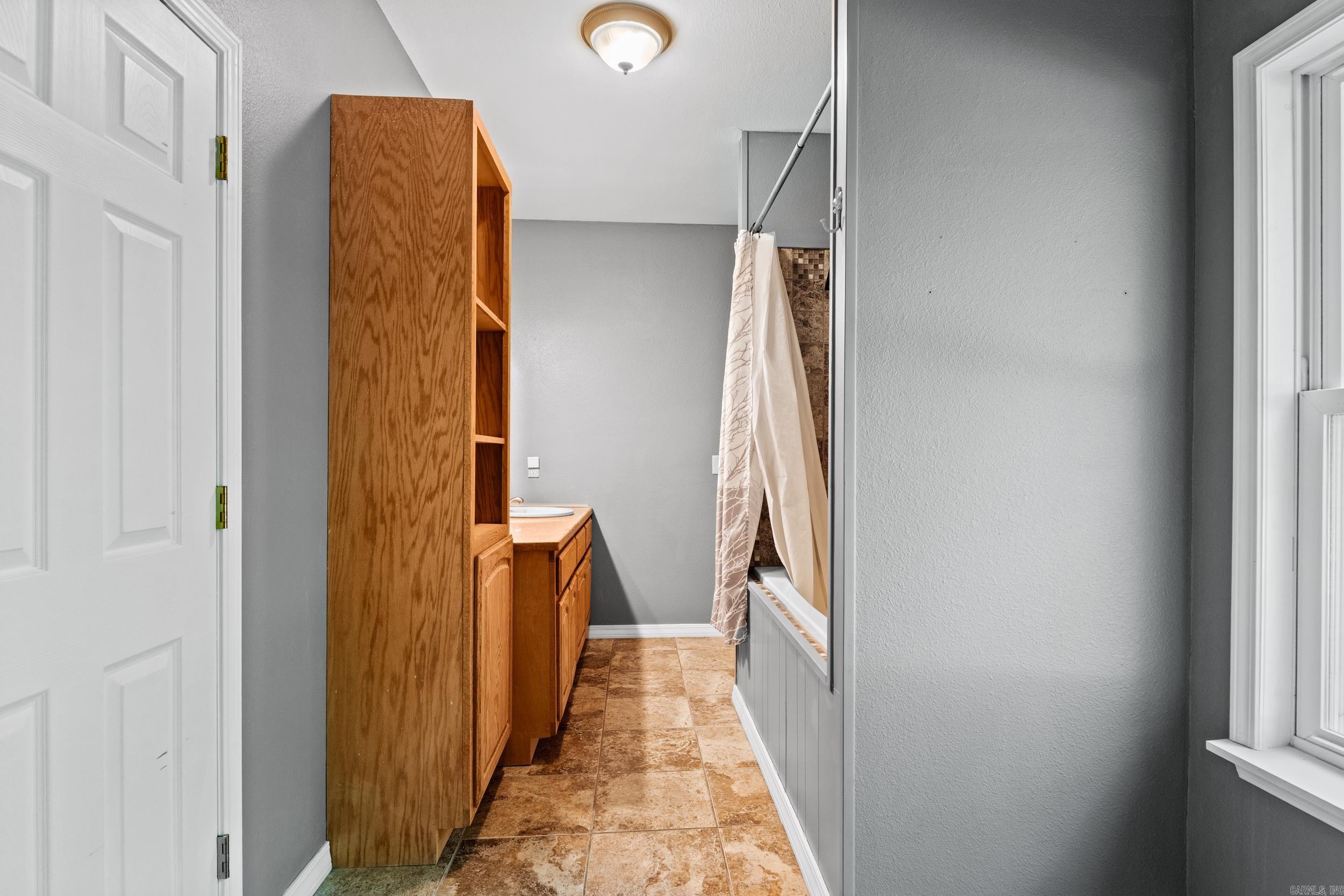 CENTER RIDGE - Residential