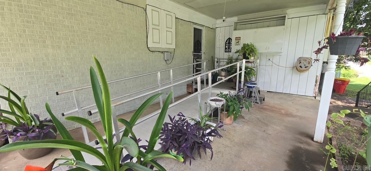 HOLLOWAY REPLAT SOUTH HWY - Residential