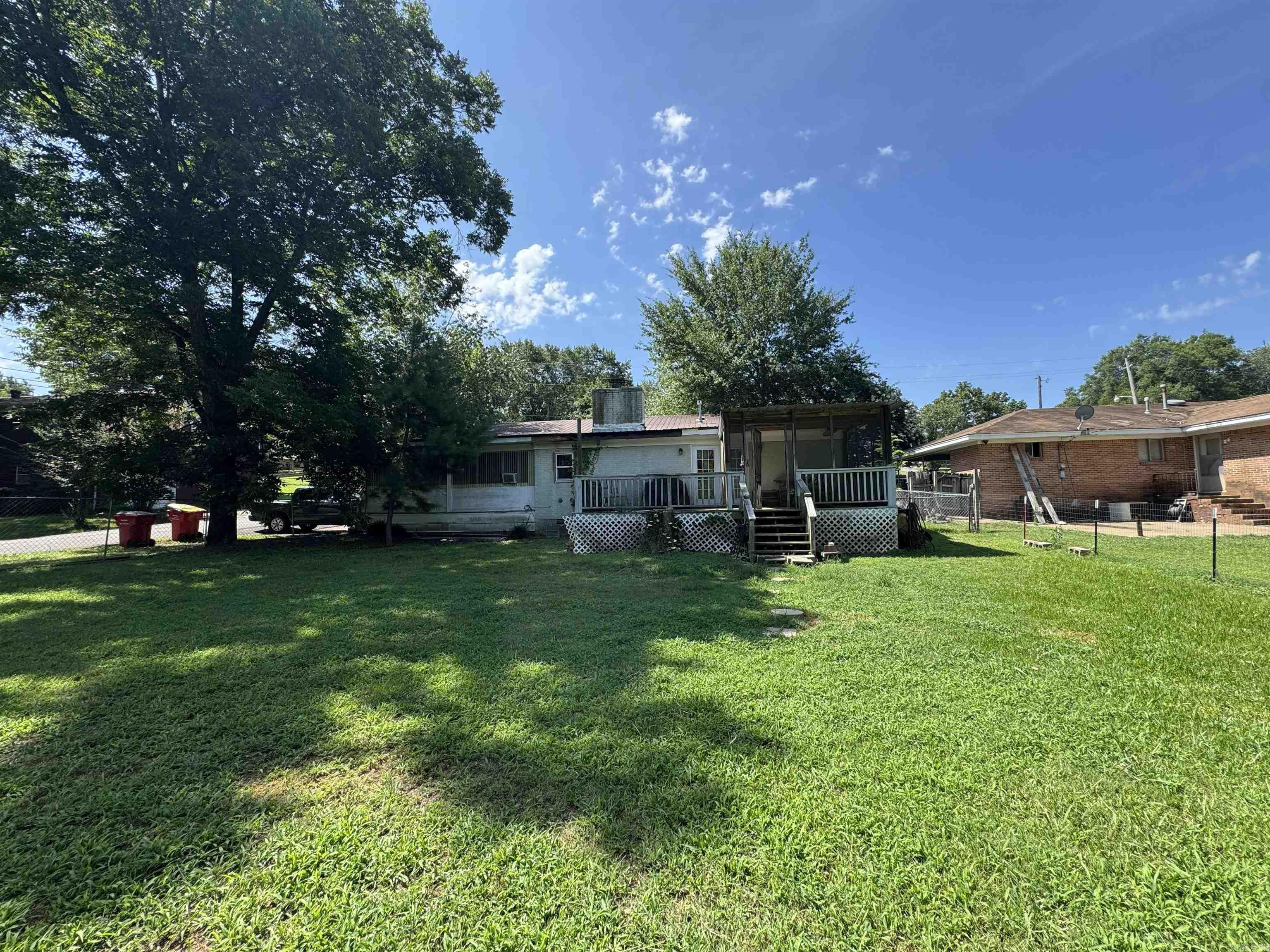 HOLLOWAY REPLAT SOUTH HWY - Residential