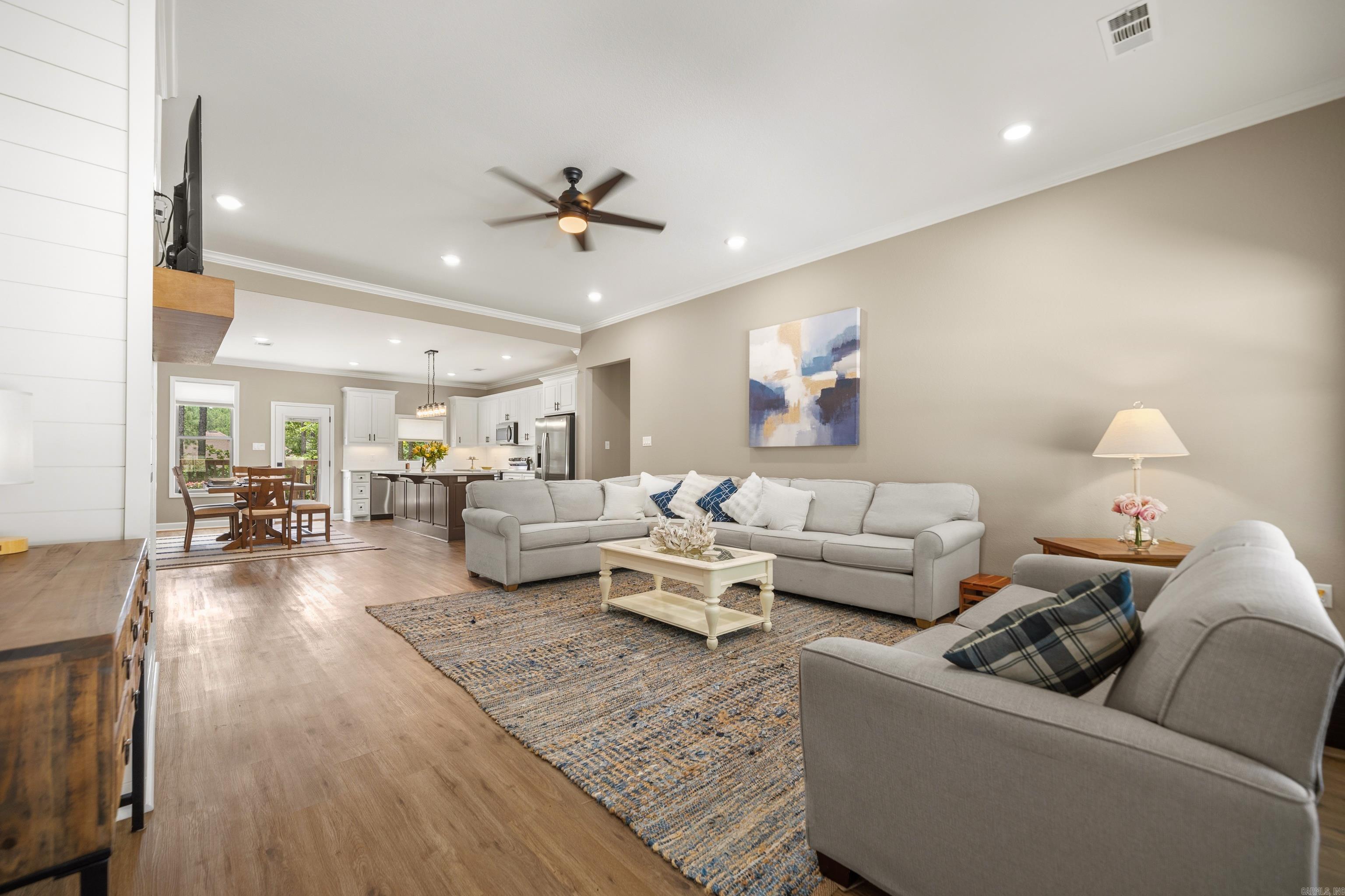 ALTA VISTA - Residential