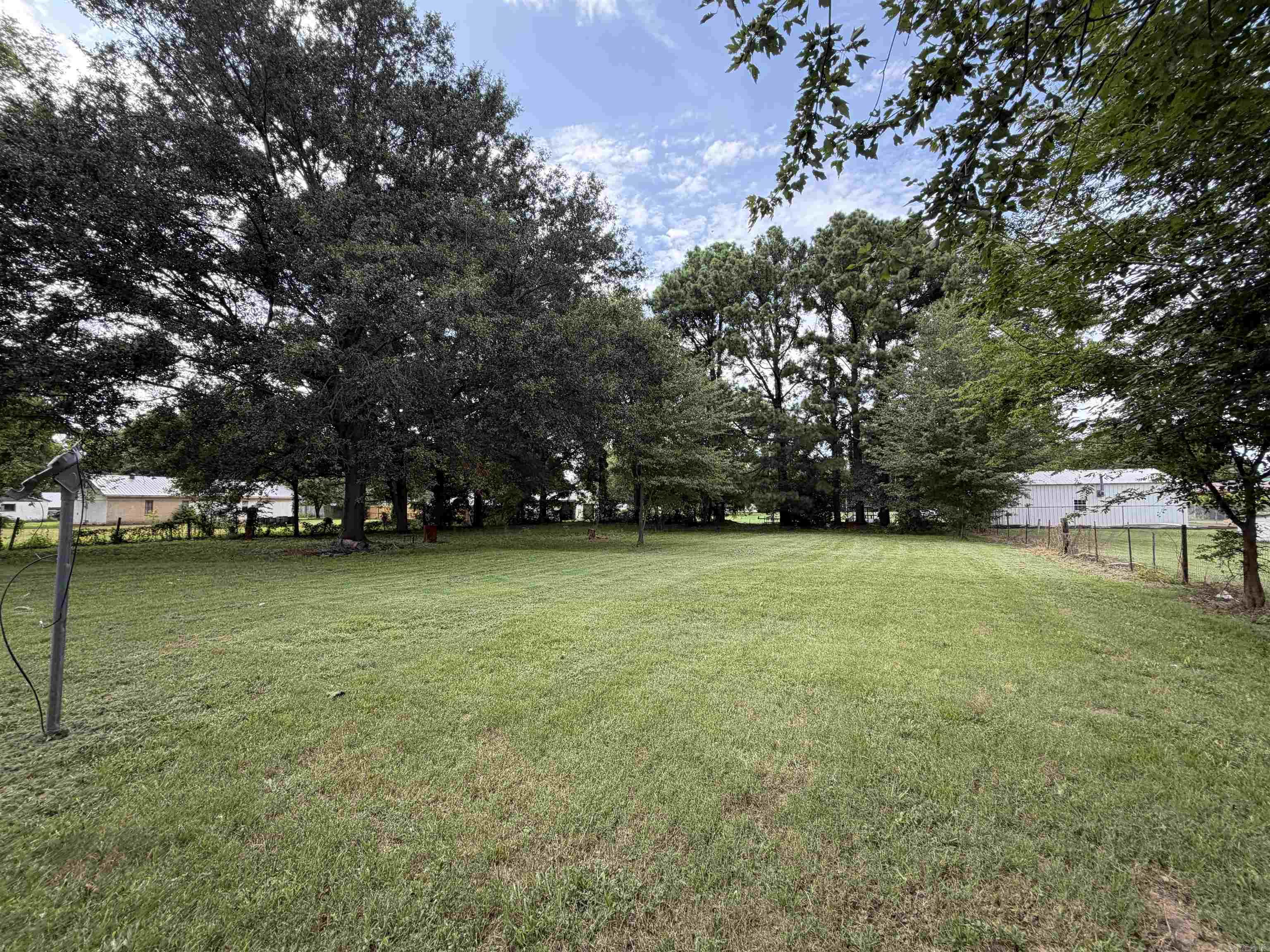 REPLAT E1/2 LOT 5 COBB & LEE - Residential