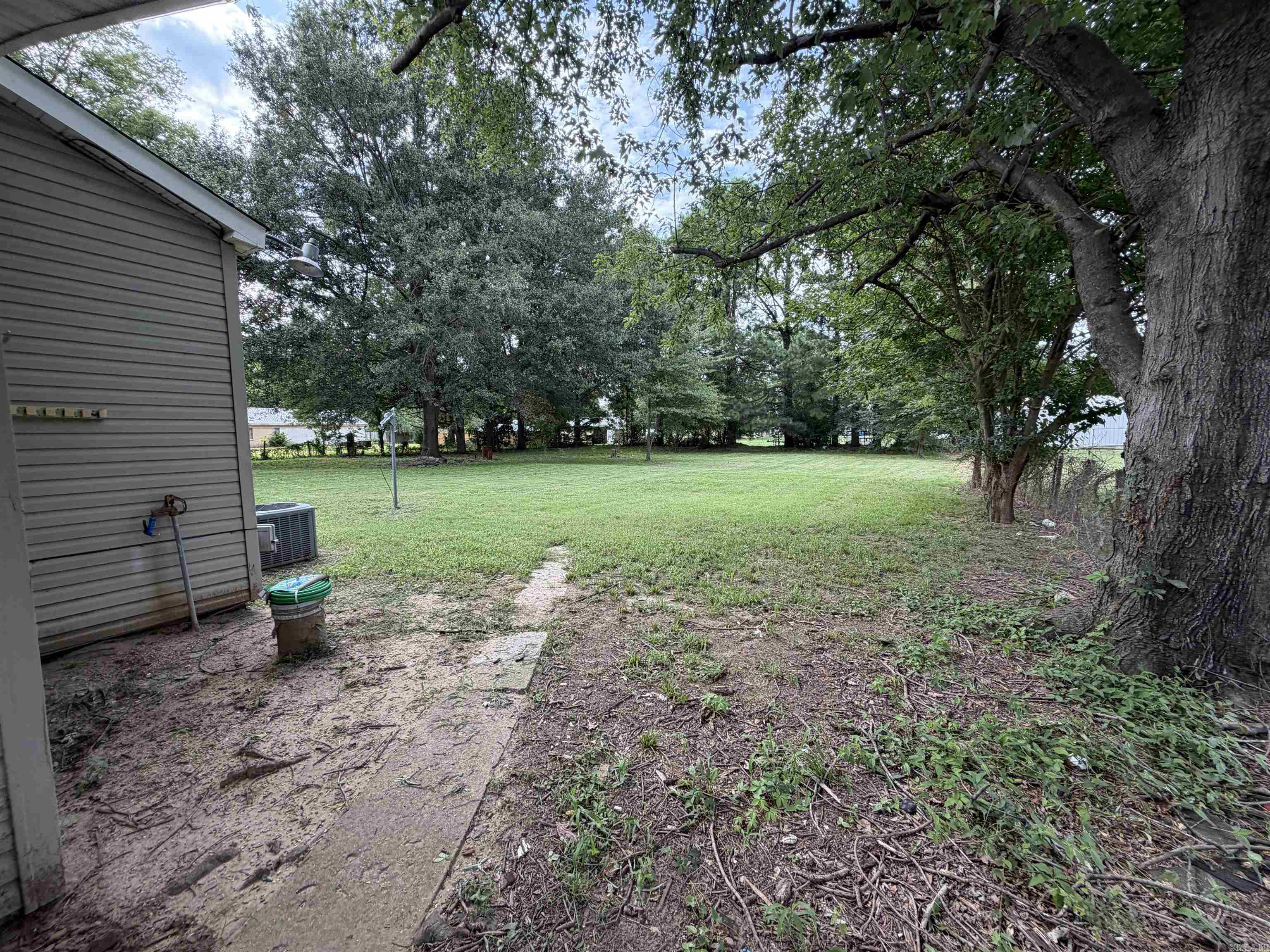REPLAT E1/2 LOT 5 COBB & LEE - Residential