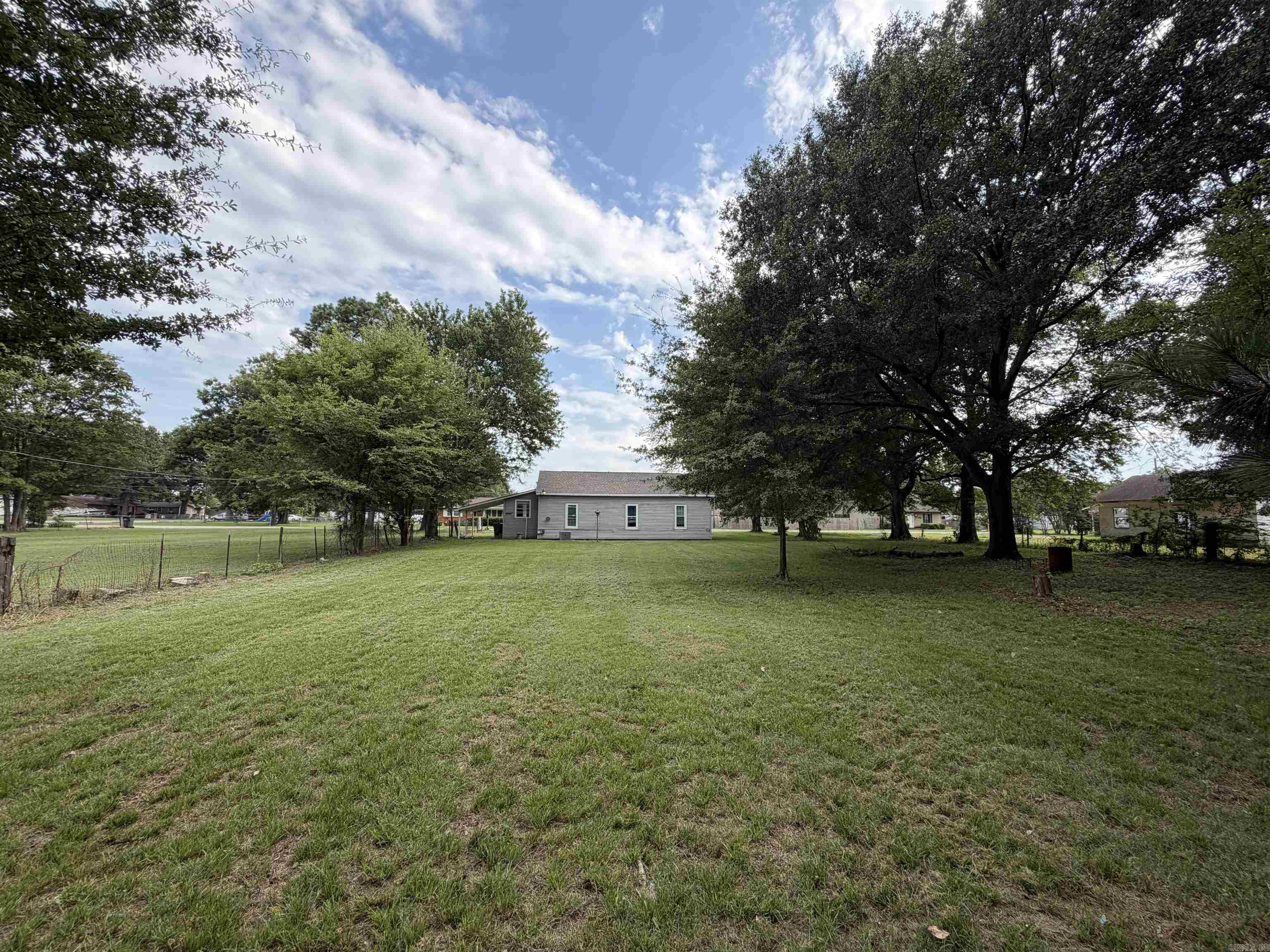 REPLAT E1/2 LOT 5 COBB & LEE - Residential