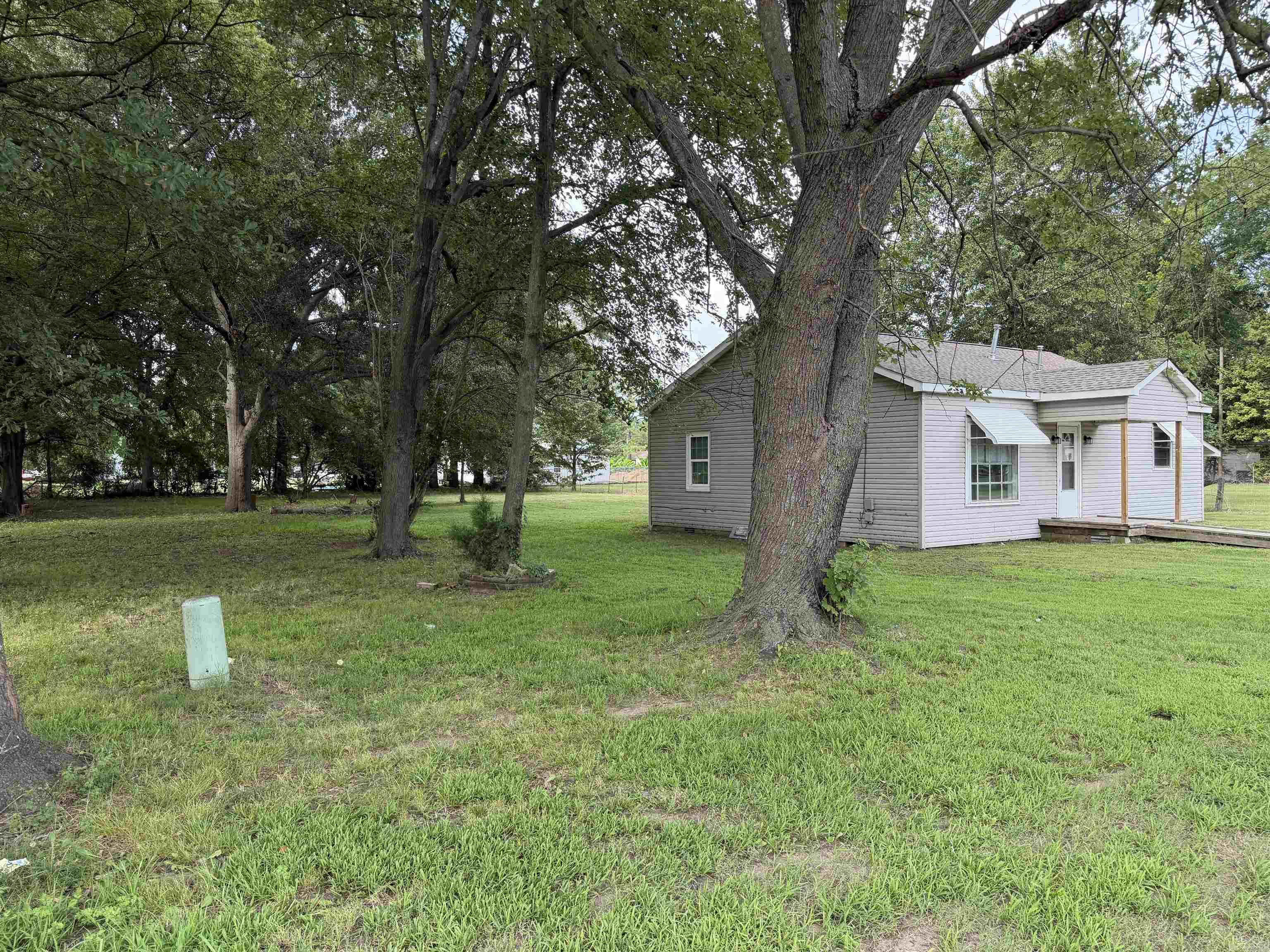 REPLAT E1/2 LOT 5 COBB & LEE - Residential