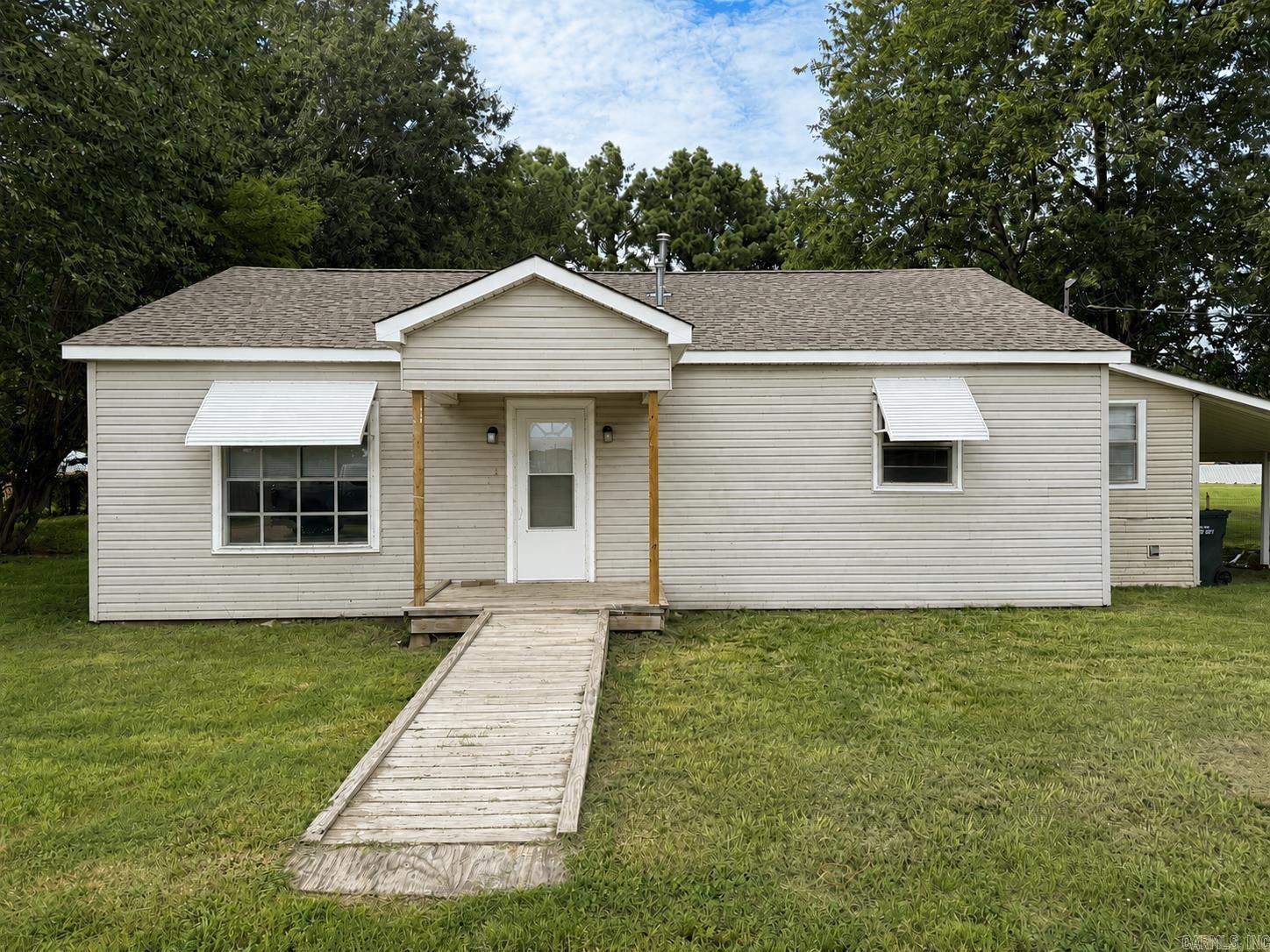 REPLAT E1/2 LOT 5 COBB & LEE - Residential