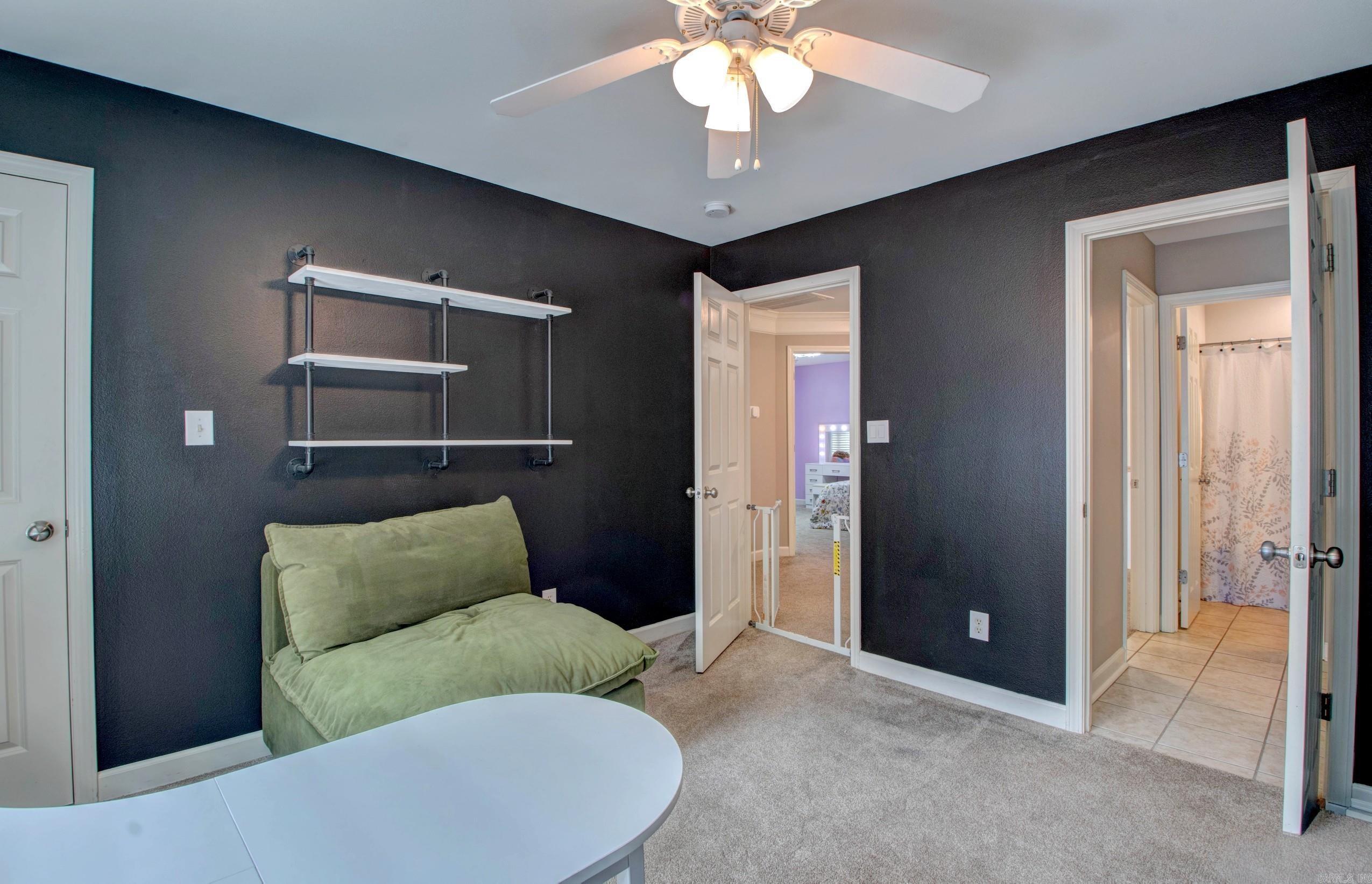 WOODLANDS EDGE - Residential