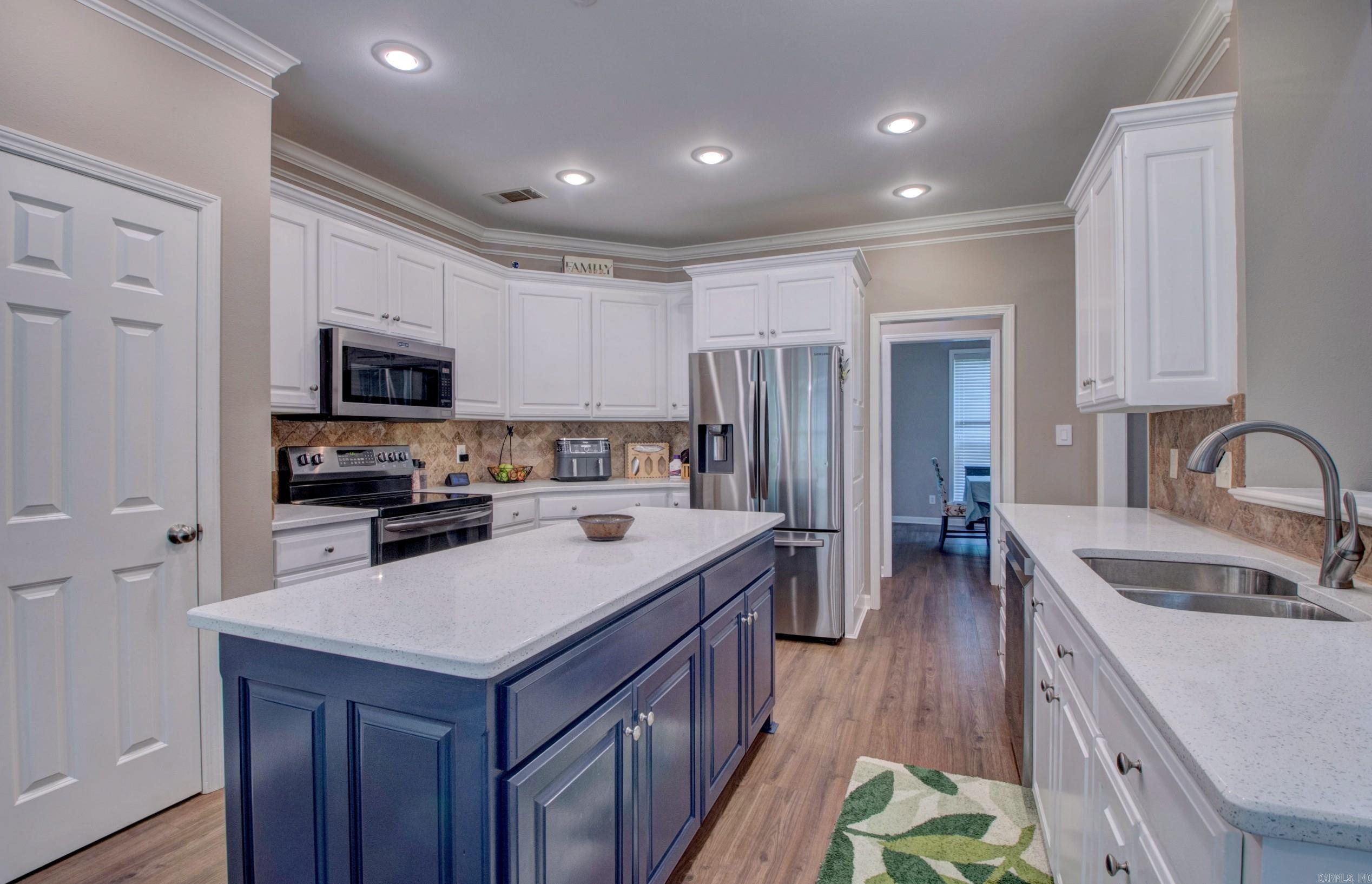 WOODLANDS EDGE - Residential