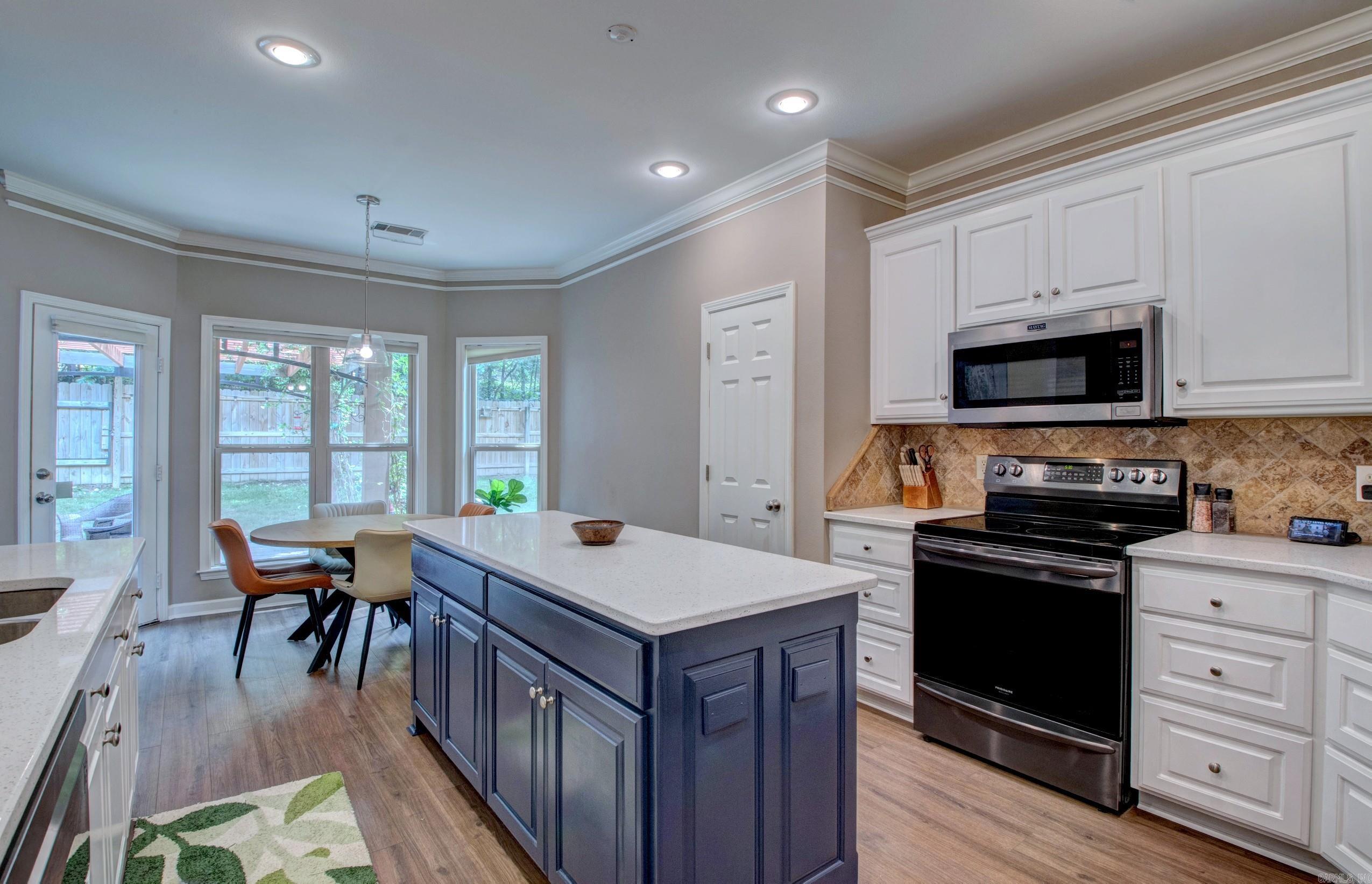 WOODLANDS EDGE - Residential