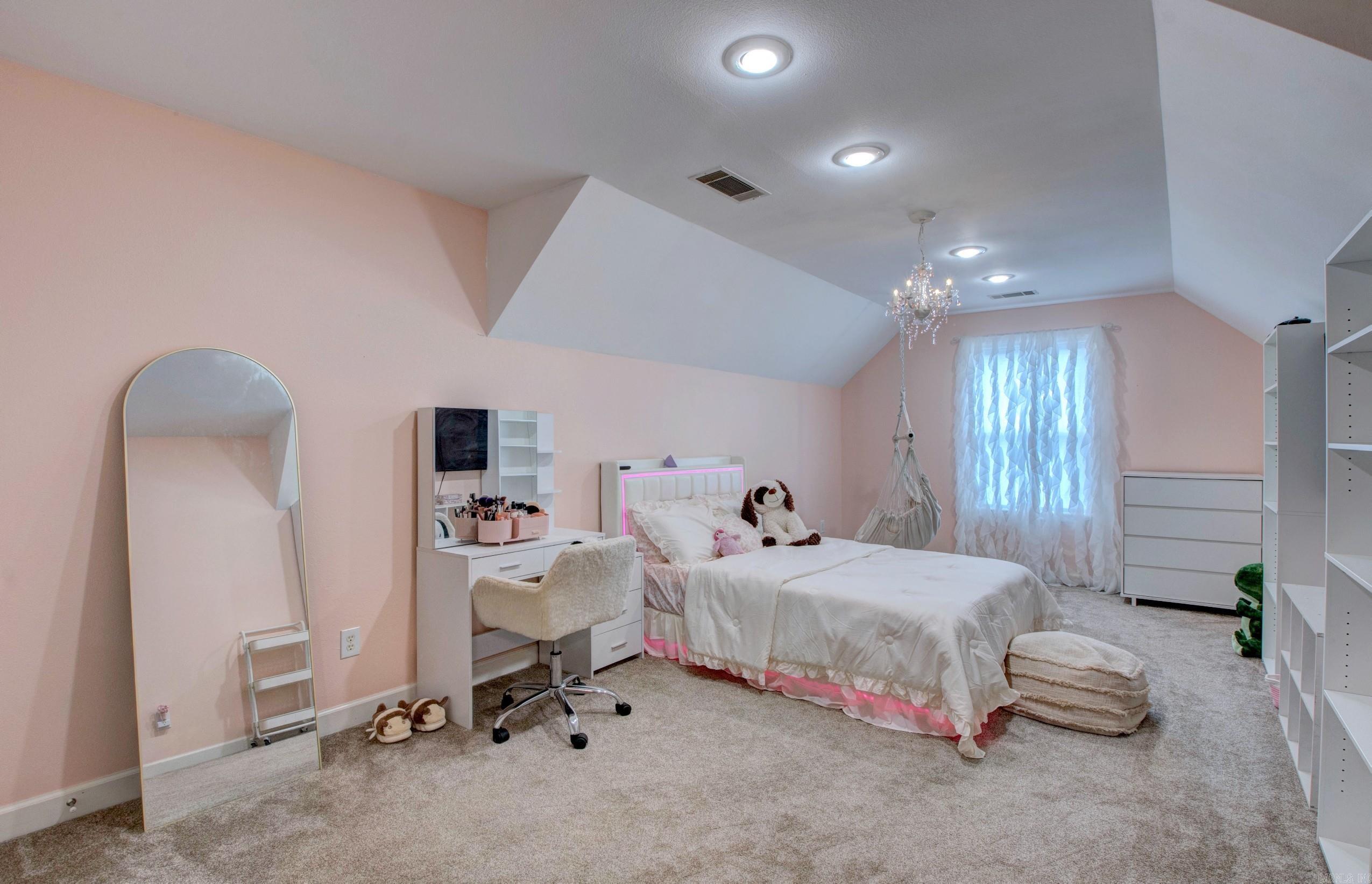 WOODLANDS EDGE - Residential