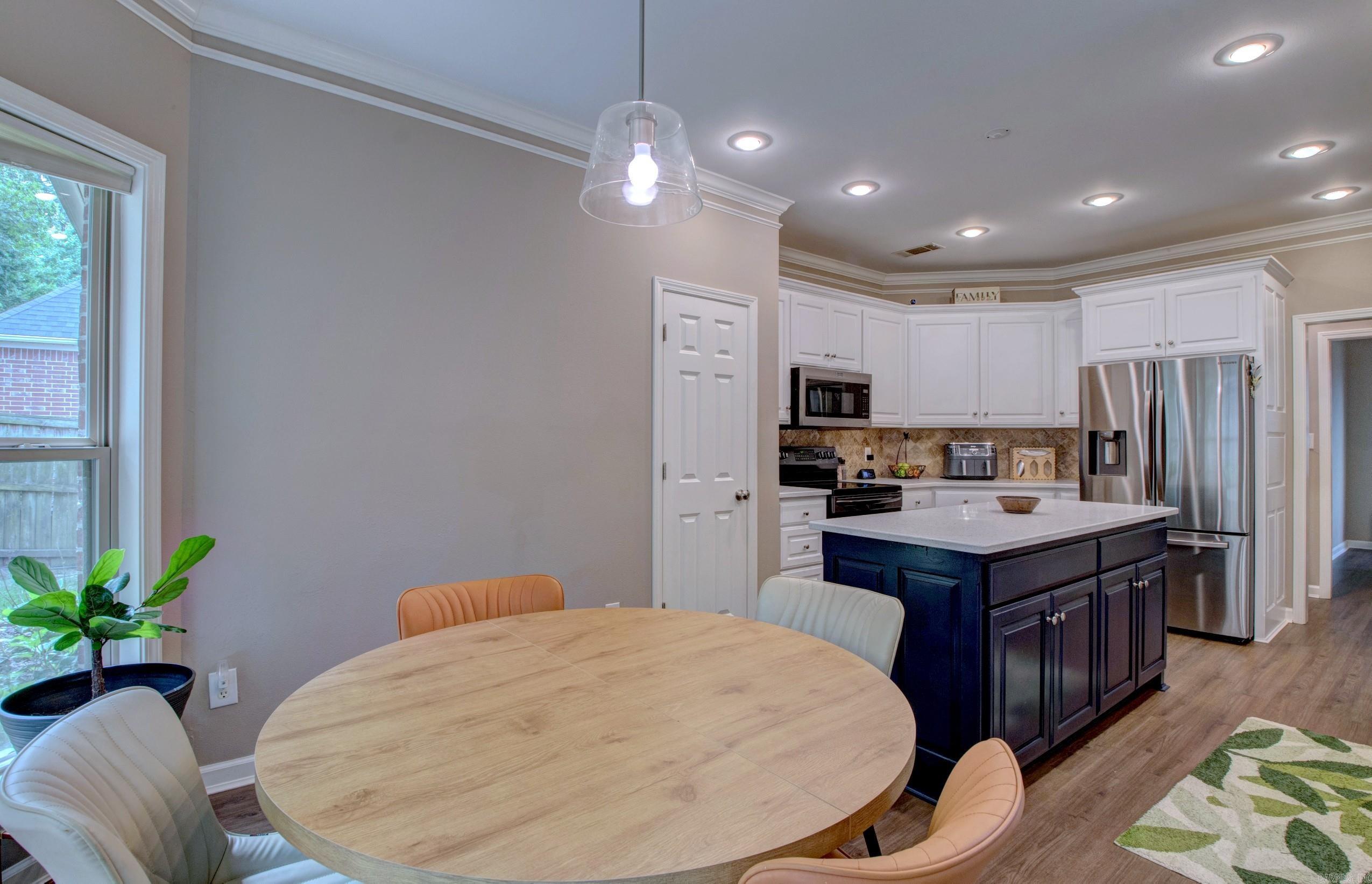 WOODLANDS EDGE - Residential