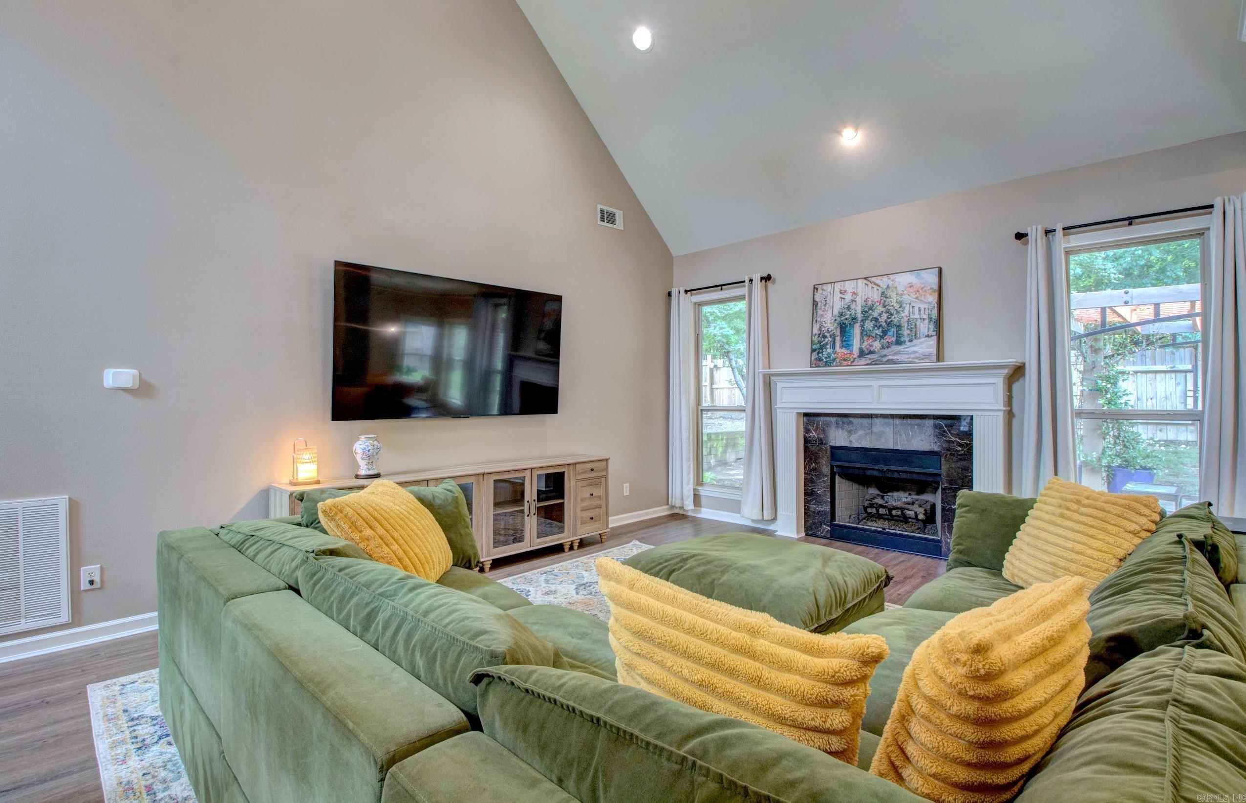 WOODLANDS EDGE - Residential