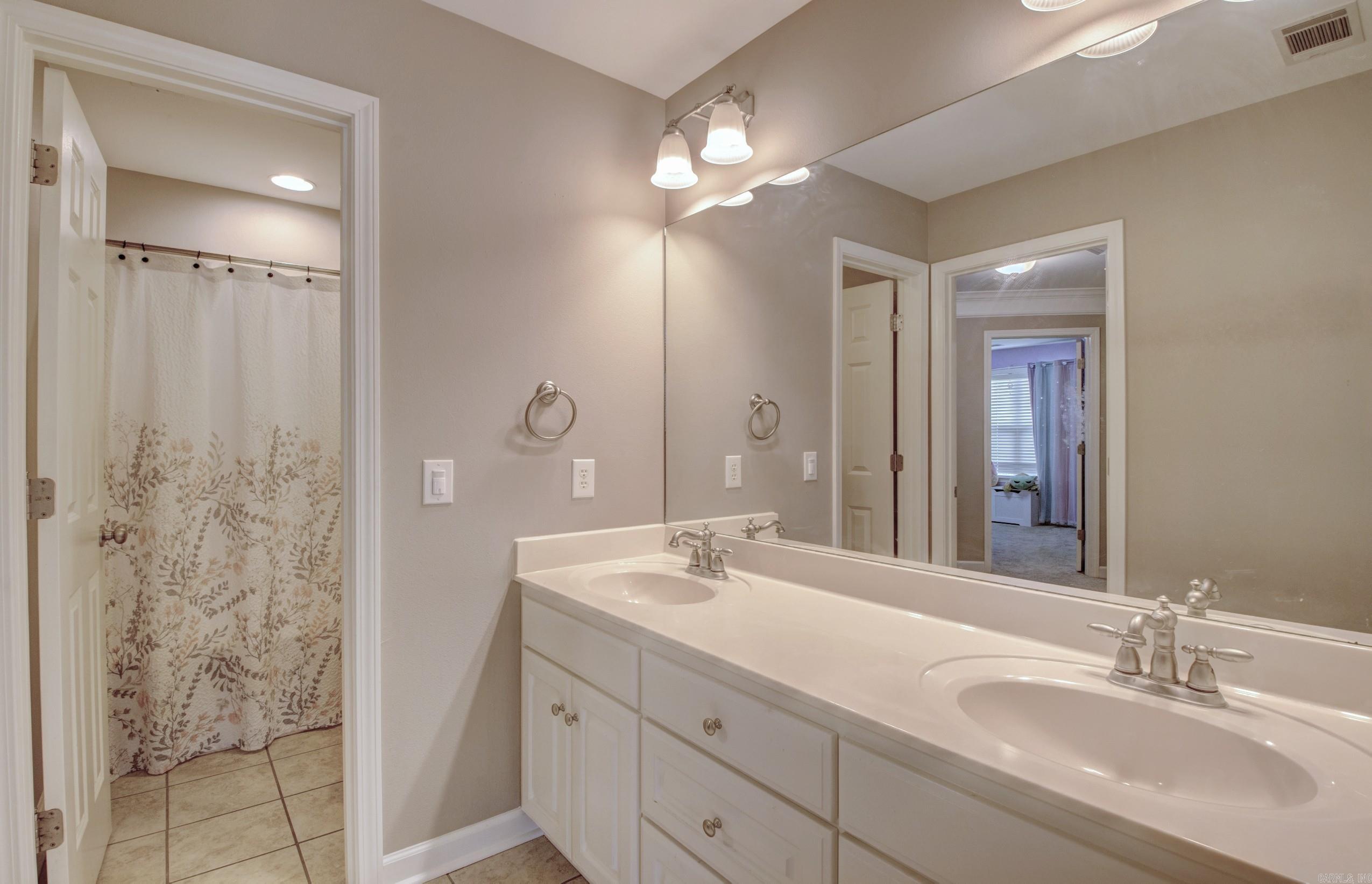 WOODLANDS EDGE - Residential