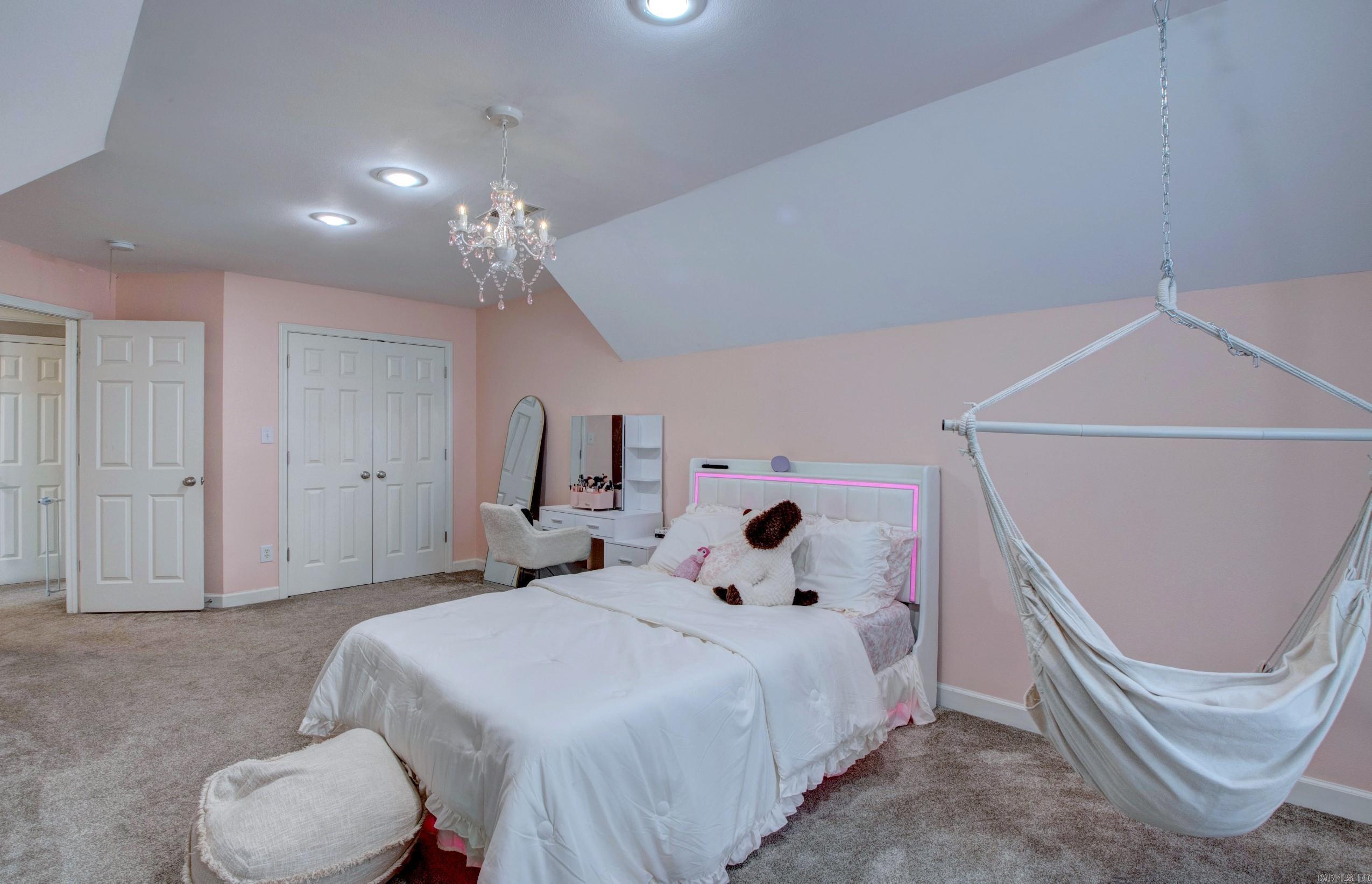 WOODLANDS EDGE - Residential