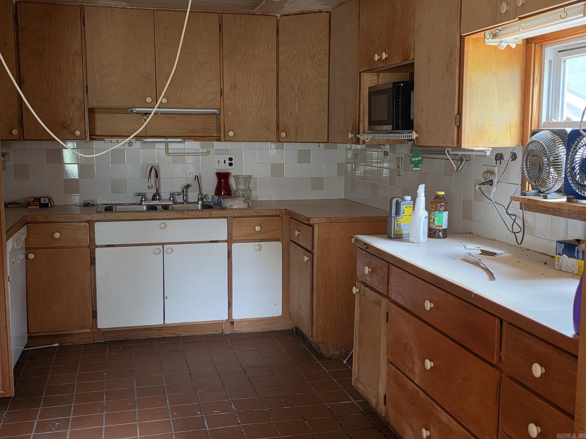 OZARK REGULAR BAPTIST CAMP - Residential