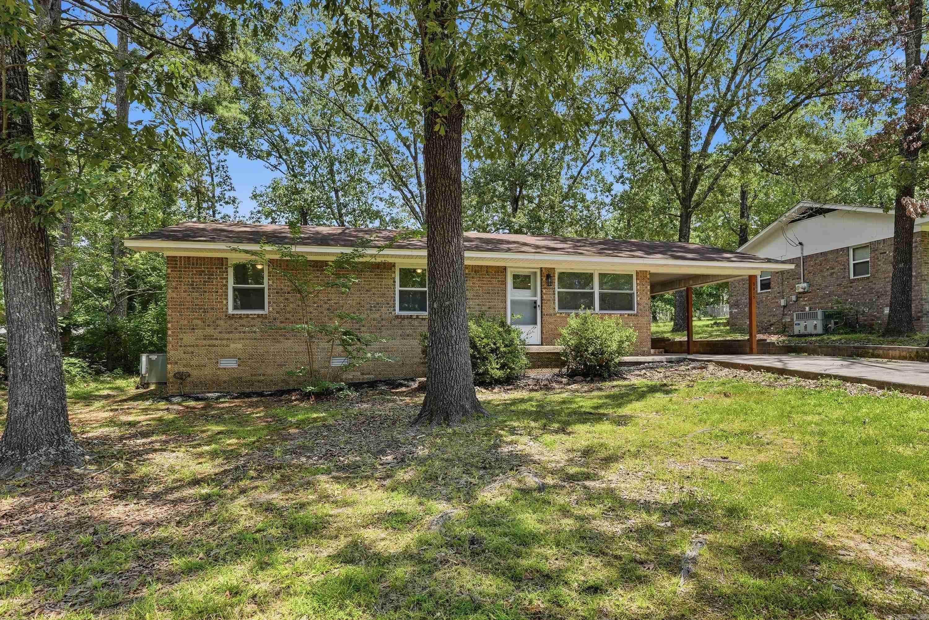 ARROWHEAD VILLAGE - Residential