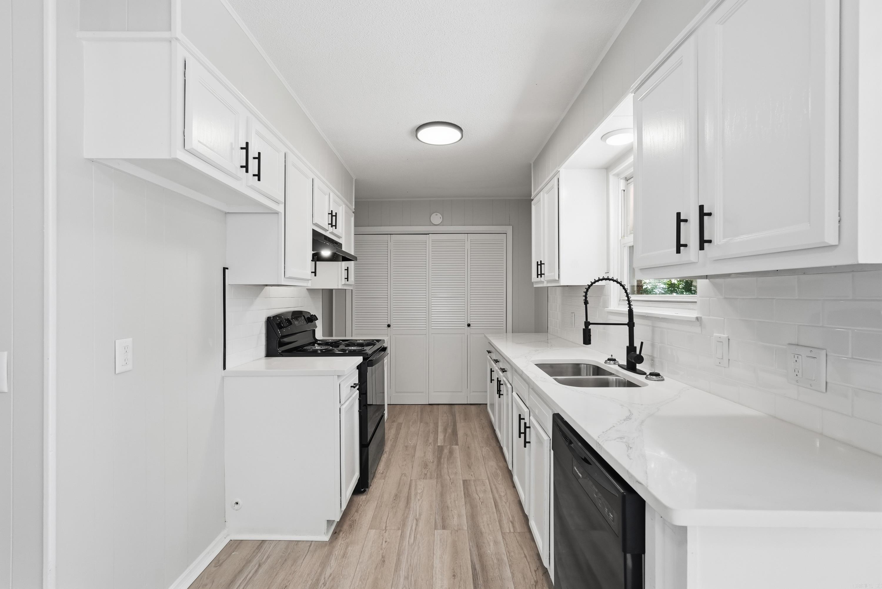 ARROWHEAD VILLAGE - Residential