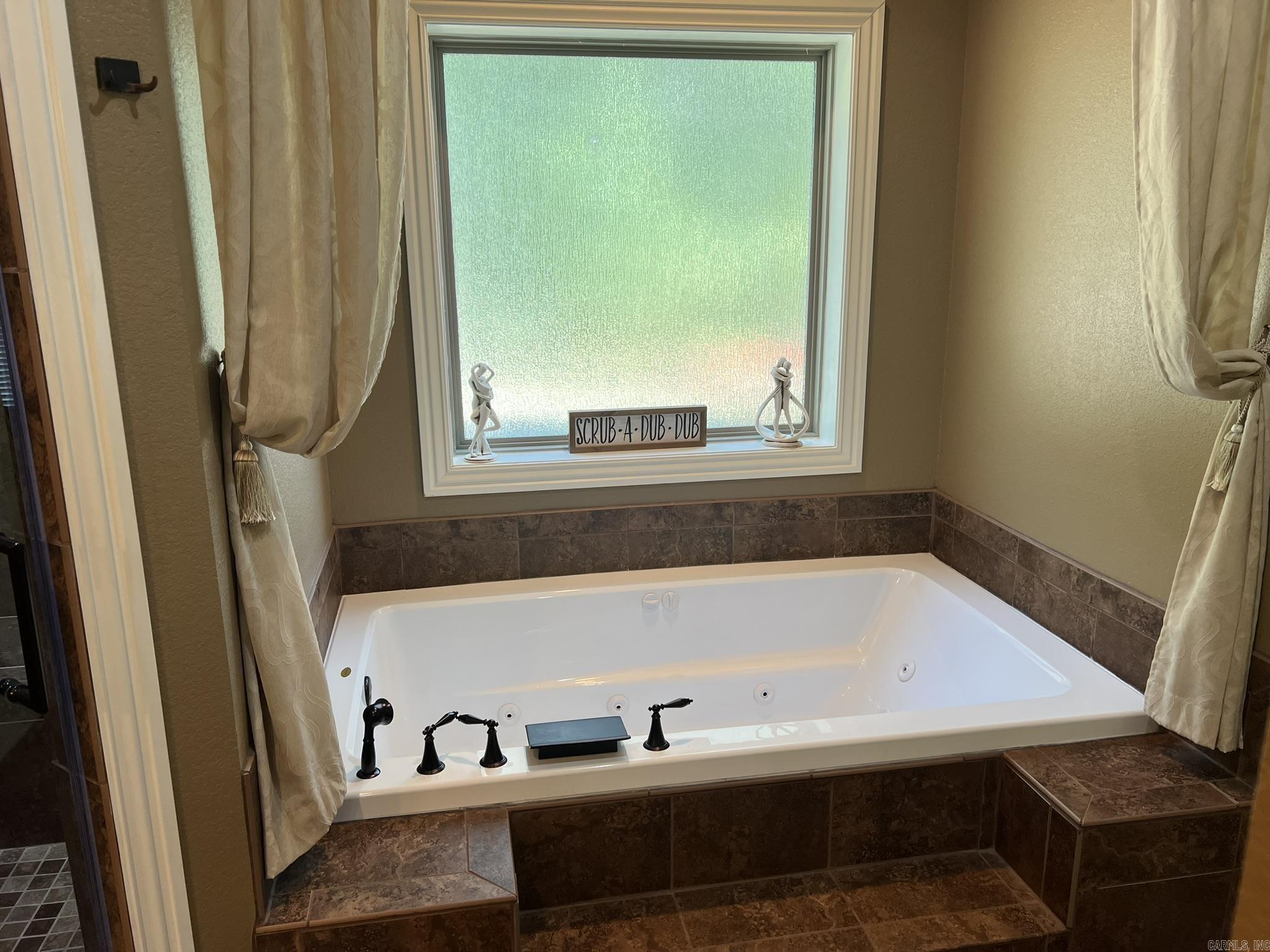 DIAMOND KEY ESTATES - Residential