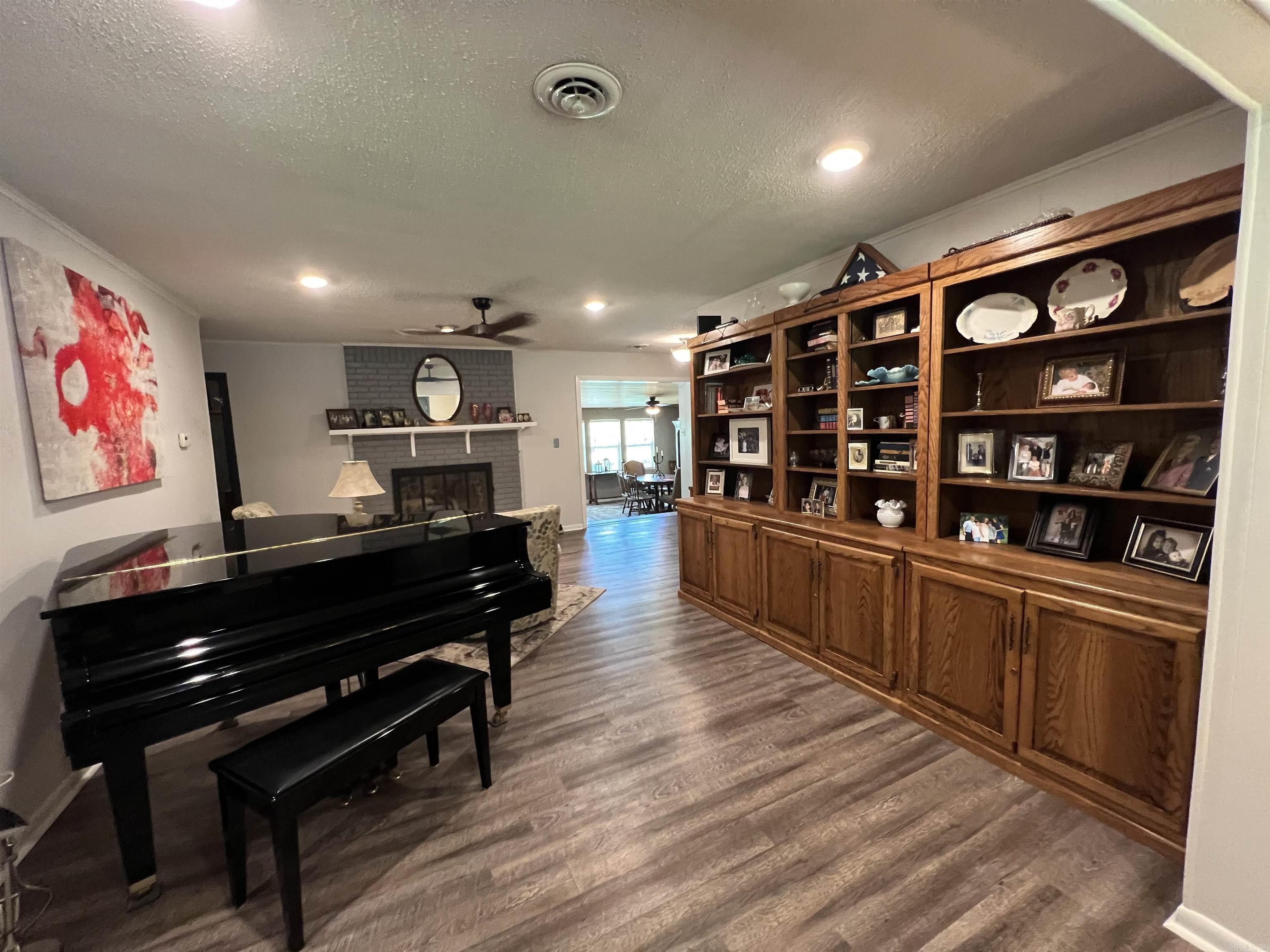 WILEYS 12TH STREET - Residential