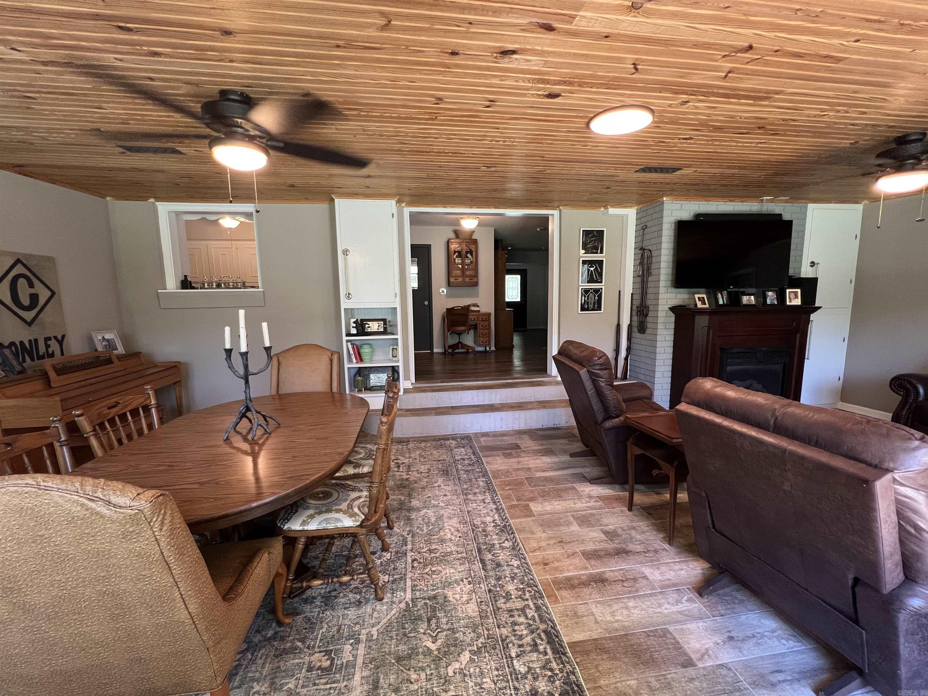 WILEYS 12TH STREET - Residential