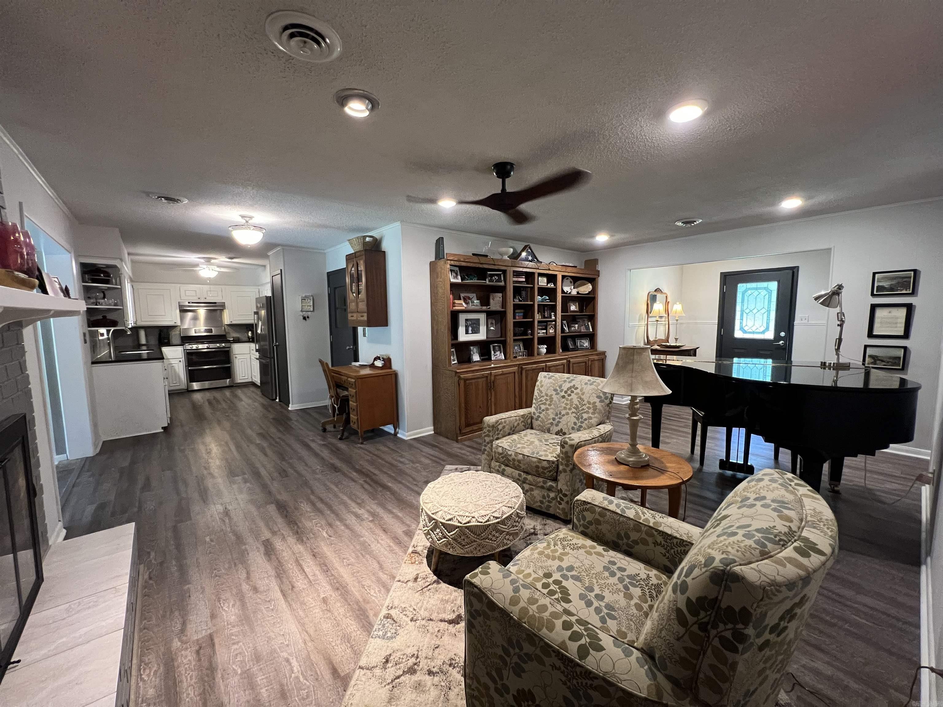 WILEYS 12TH STREET - Residential