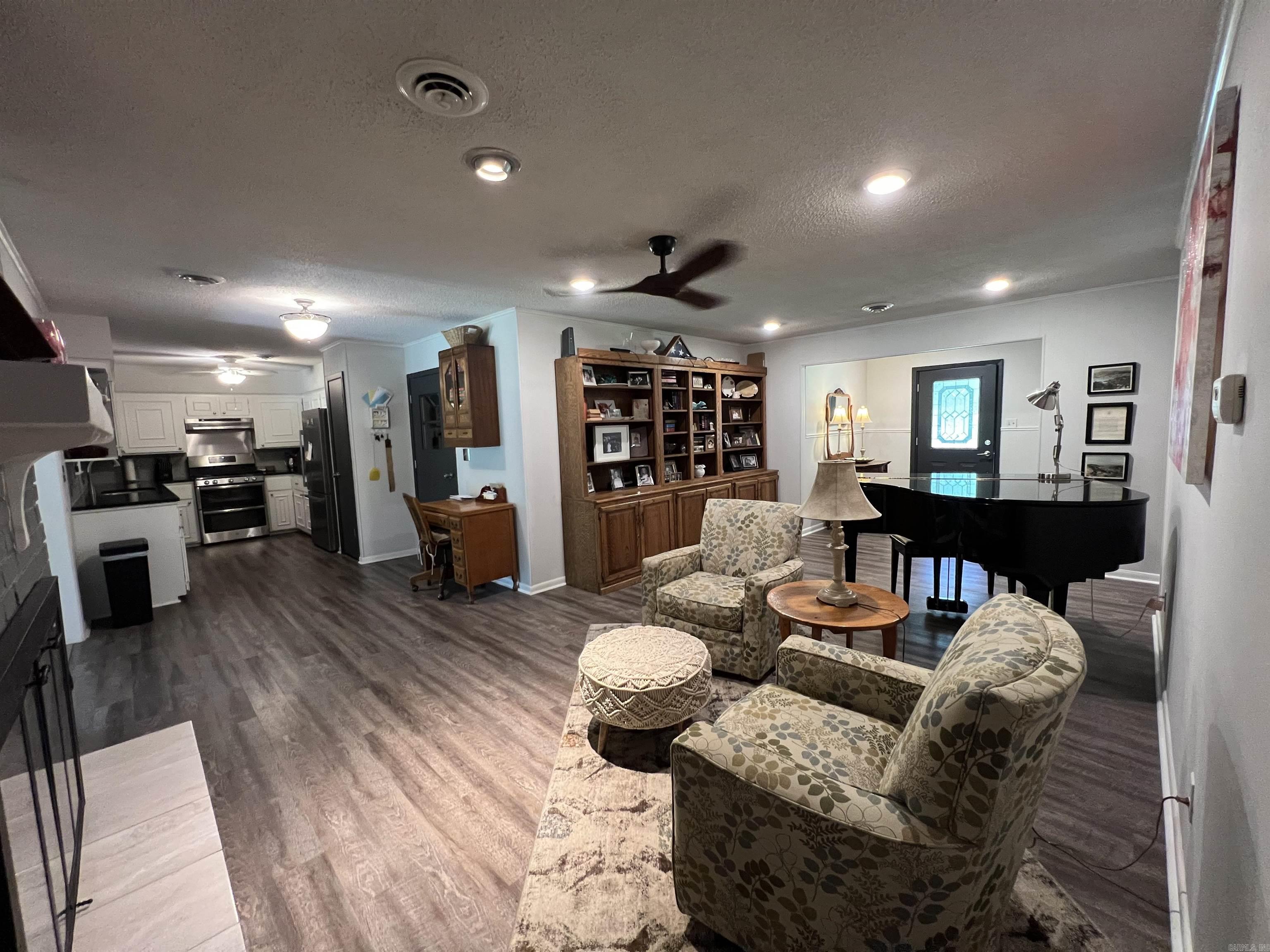 WILEYS 12TH STREET - Residential
