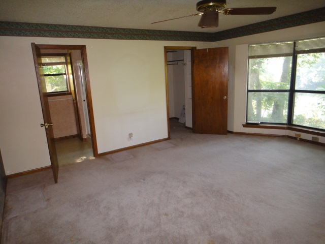 River Drive Estates - Residential