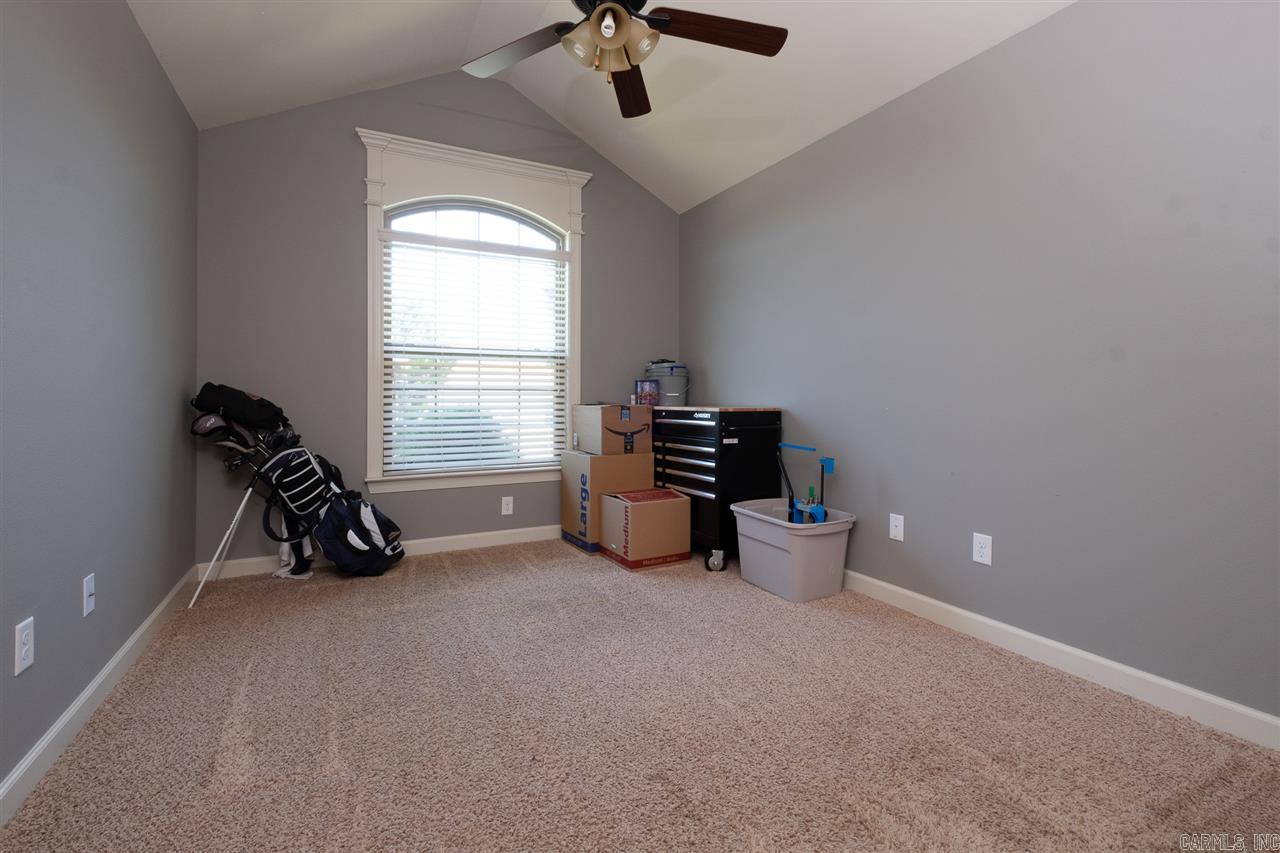 KINGS CROSSING - Residential