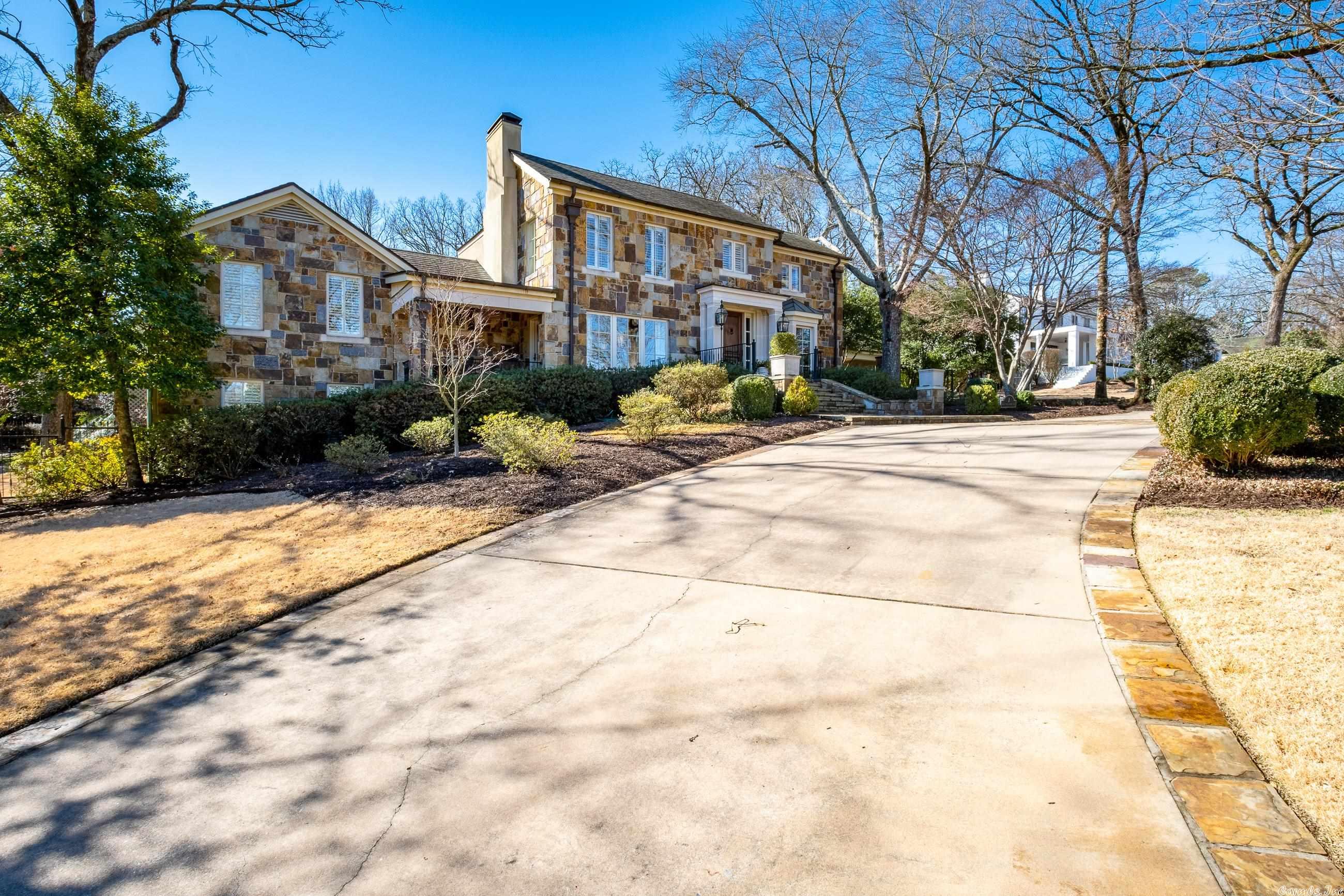 PALISADE ESTATE - Residential
