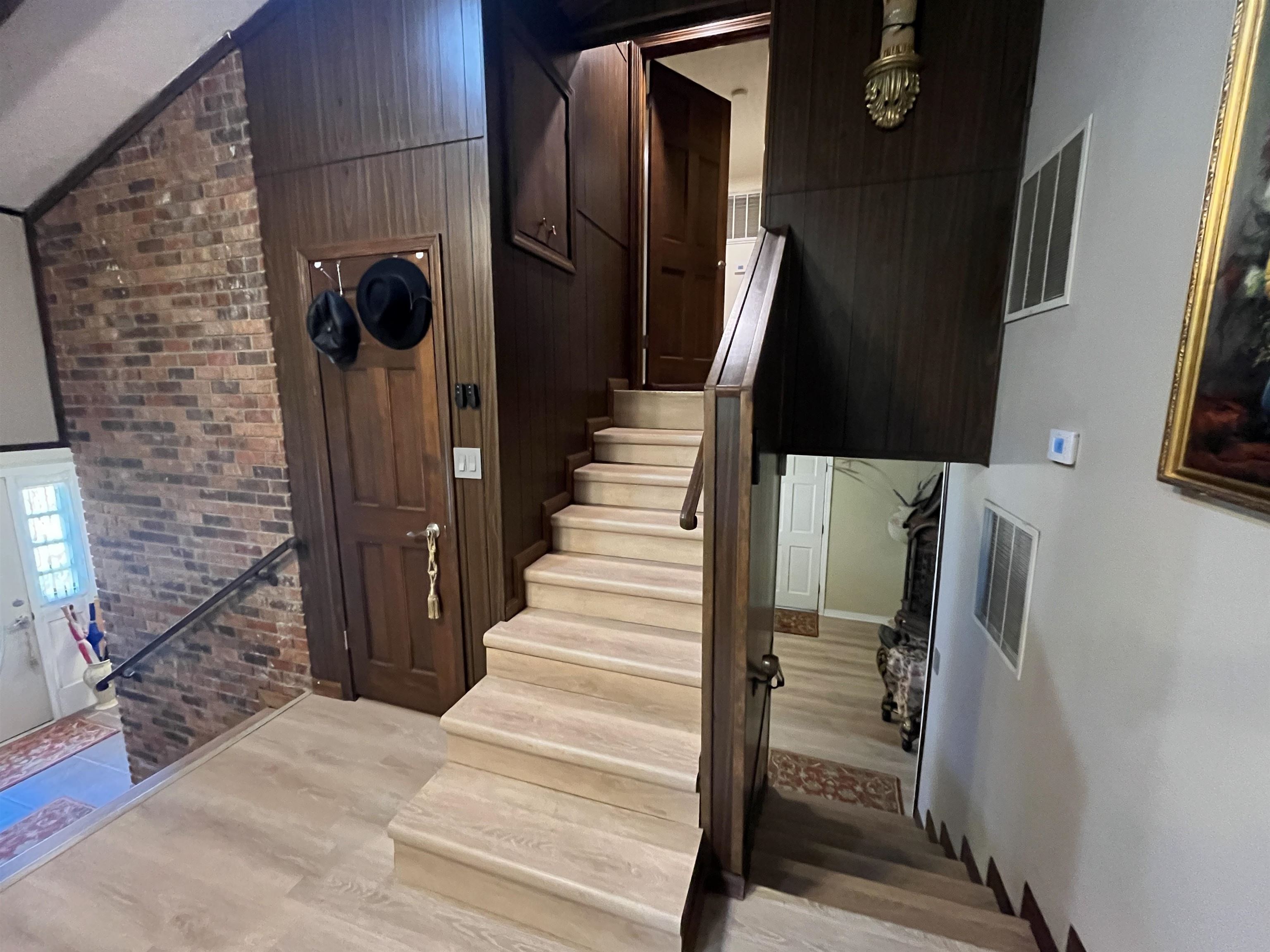 CROWN ADDITION - Residential