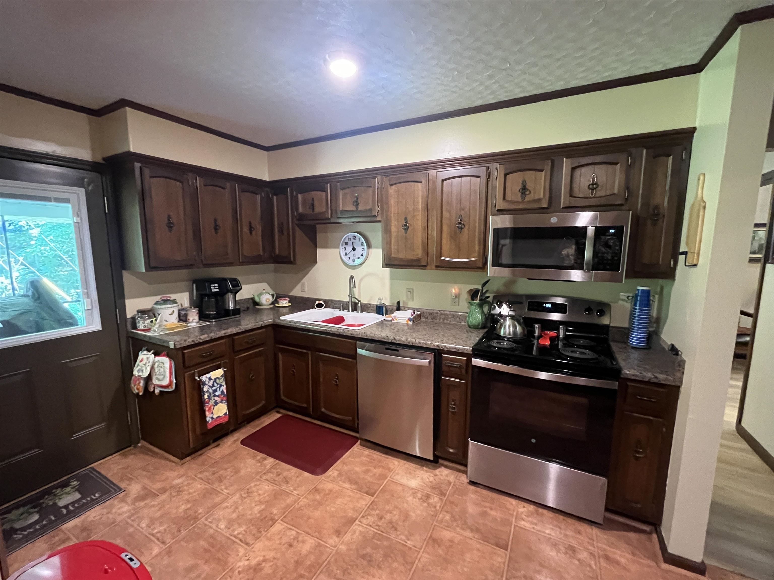 CROWN ADDITION - Residential