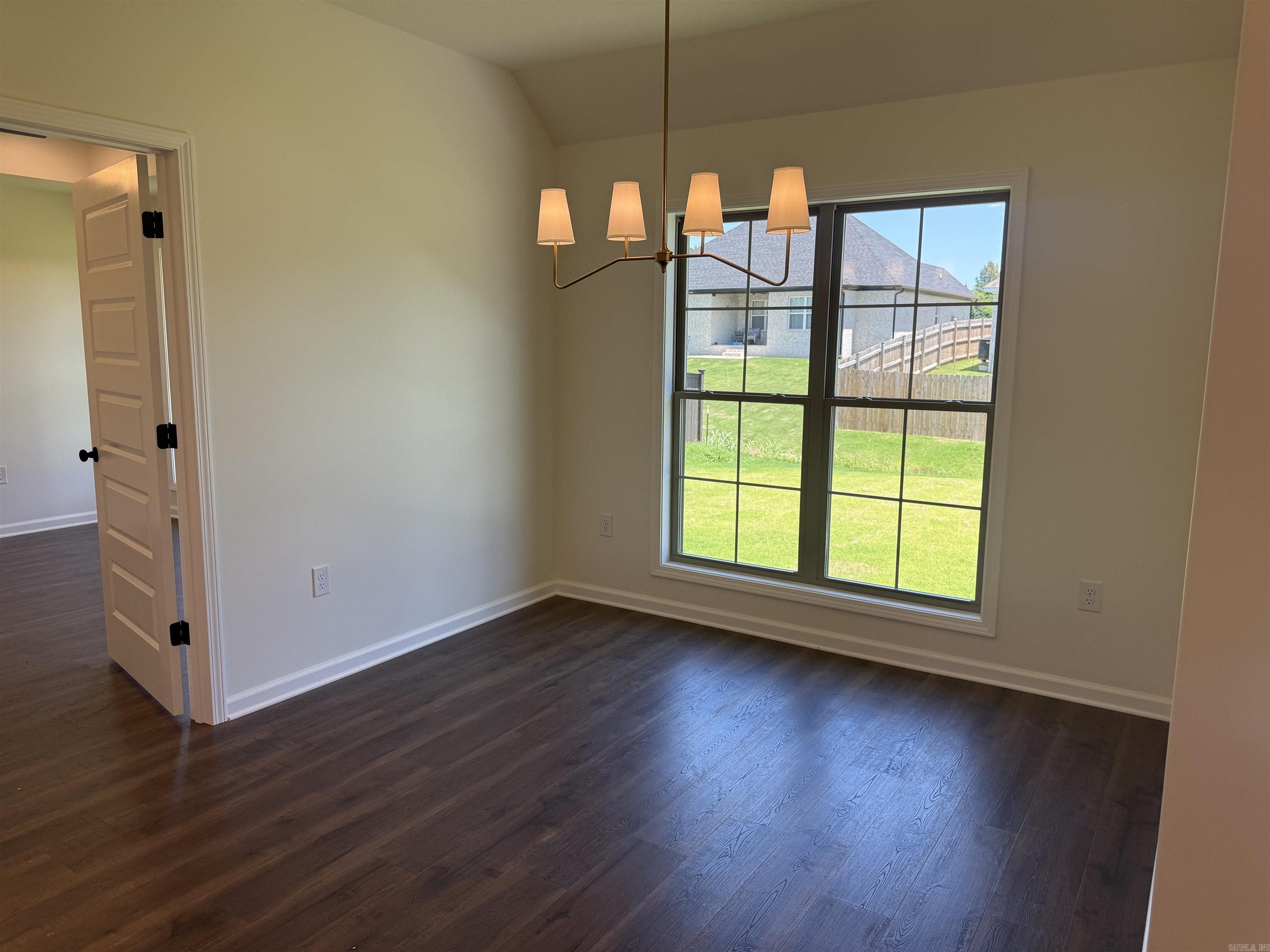 SIERRA HILLS - Residential