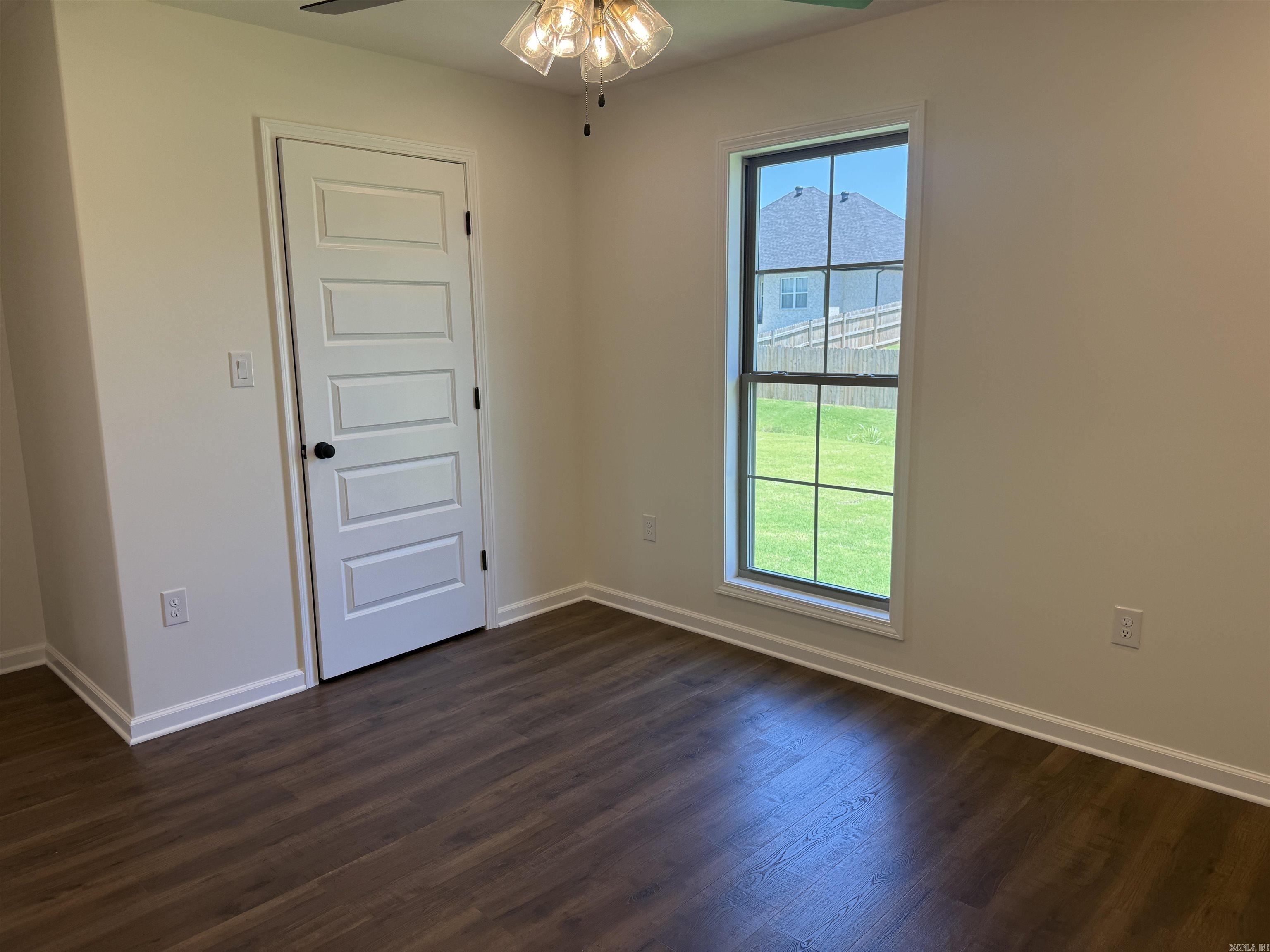 SIERRA HILLS - Residential