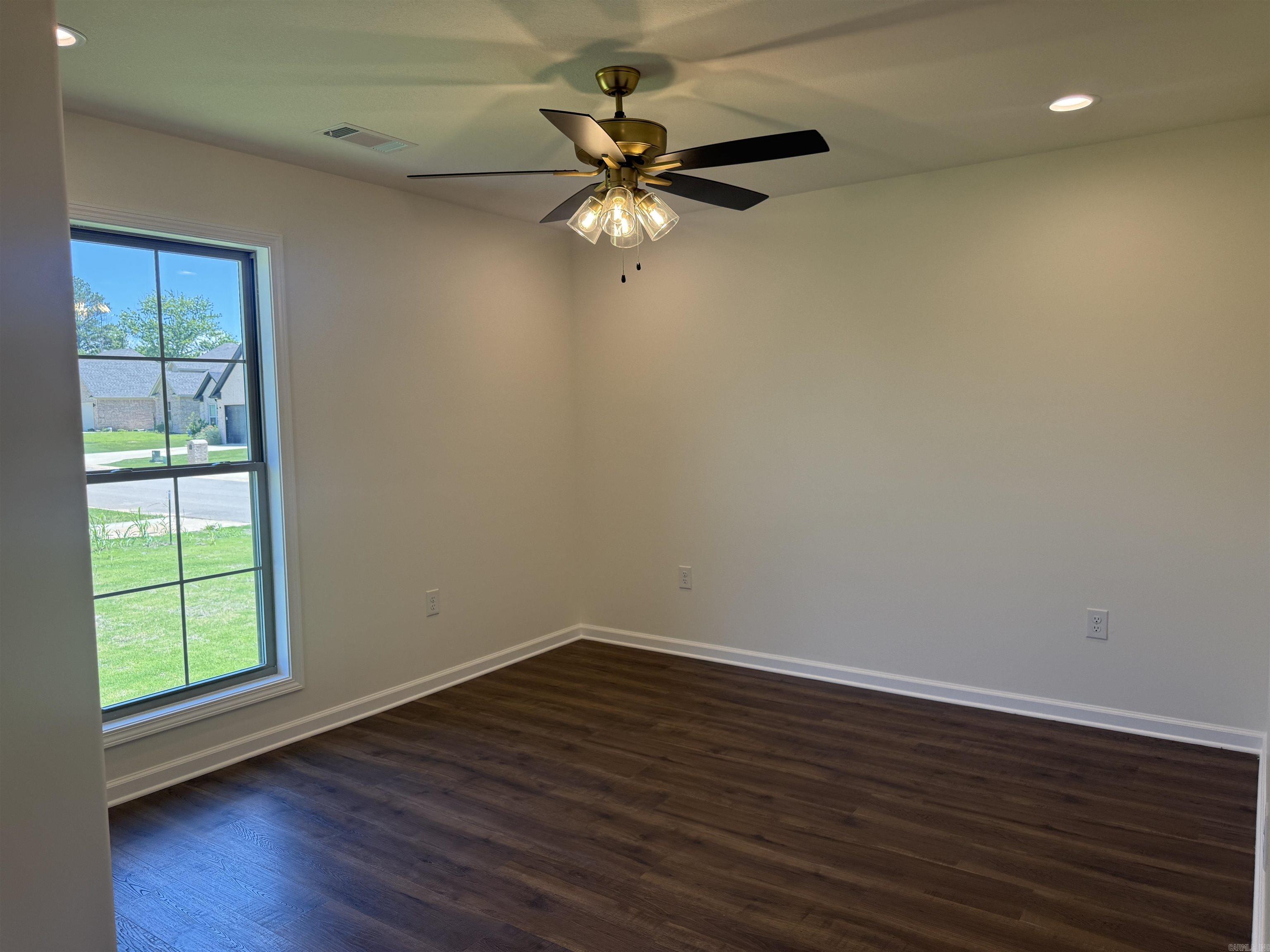 SIERRA HILLS - Residential
