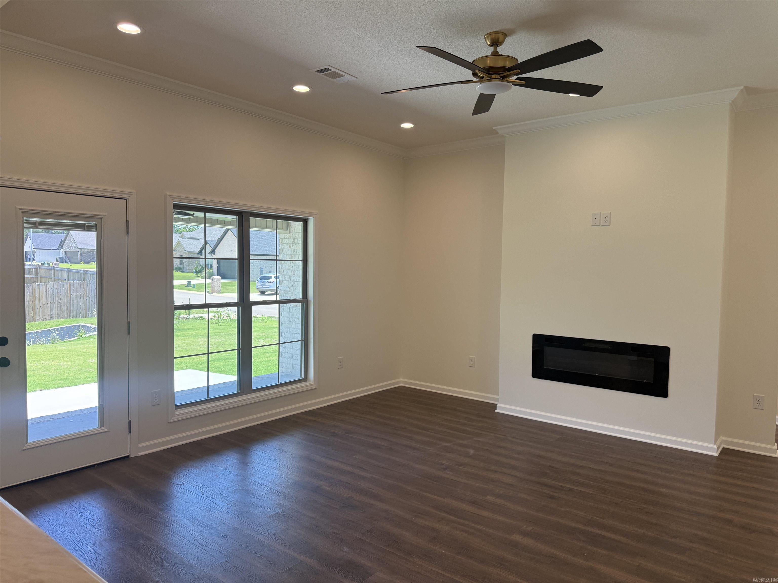 SIERRA HILLS - Residential