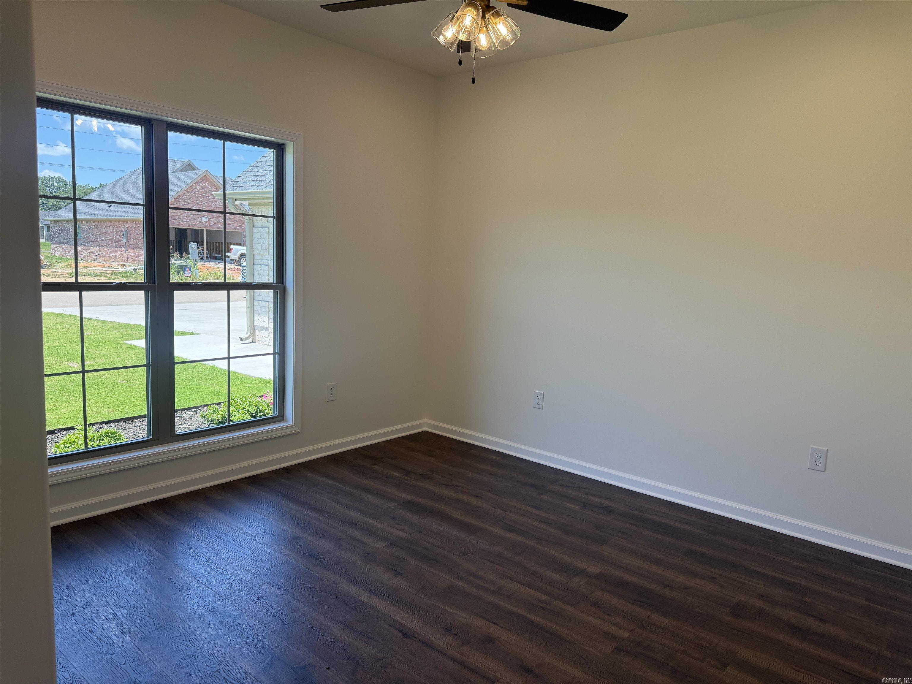 SIERRA HILLS - Residential