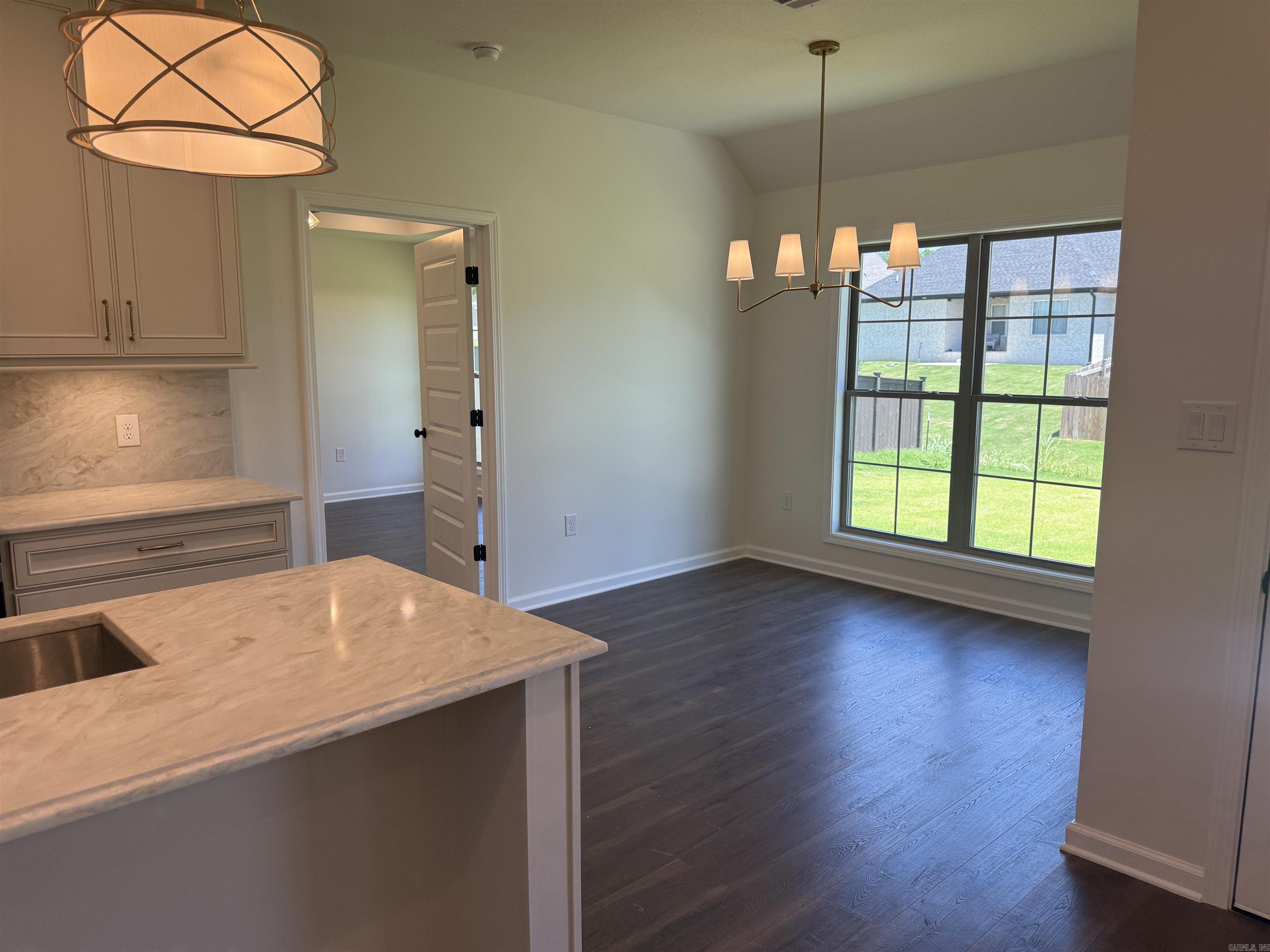 SIERRA HILLS - Residential