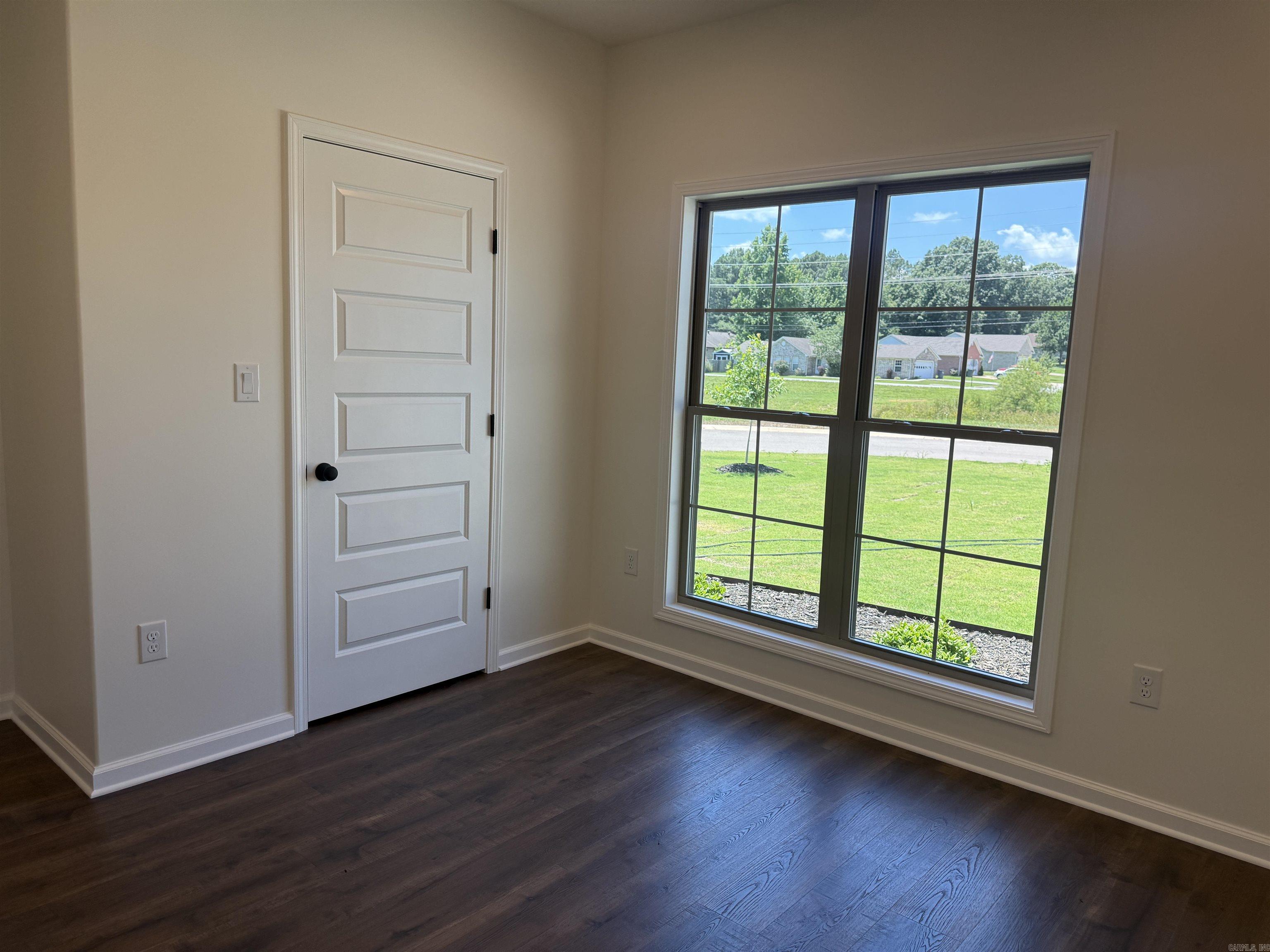 SIERRA HILLS - Residential