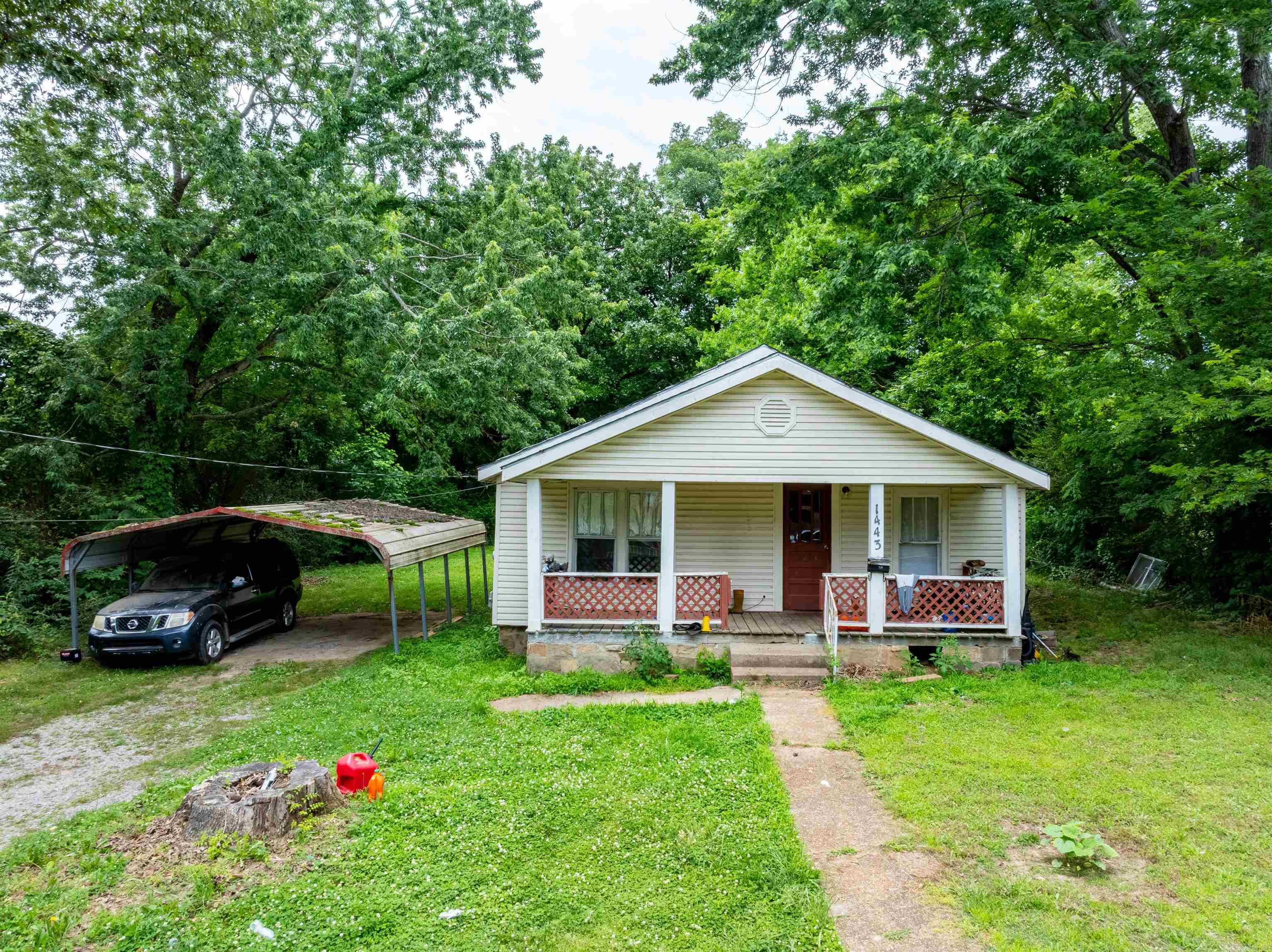 Welcome to 1443 N. Heights Avenue in Batesville, Arkansas! This cozy 3-bedroom, 1-bath home offers approximately 1,024 square feet of living space and is conveniently located in an established neighborhood close to schools, shopping, restaurants, medical facilities, and all the amenities Batesville has to offer. Situated on a spacious lot, this property provides room to enjoy outdoor activities, gardening, or future improvements.  Whether you're searching for your first home, looking to downsize, or adding to your investment portfolio, this property presents an excellent opportunity. The functional floor plan offers comfortable living spaces, while the manageable size makes maintenance simple and affordable. With strong rental demand in the Batesville area, this home could also serve as an income-producing investment property.