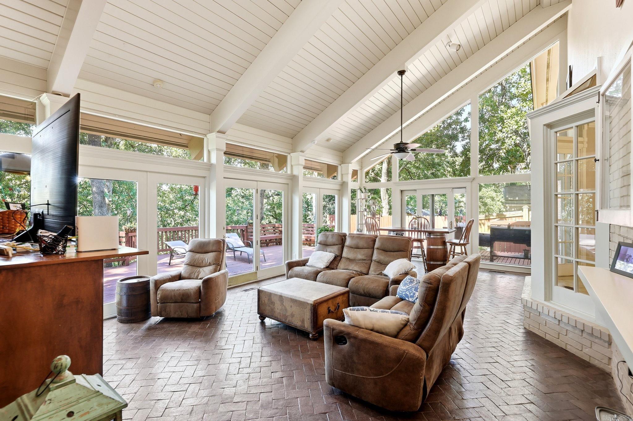 SHADY VALLEY - Residential