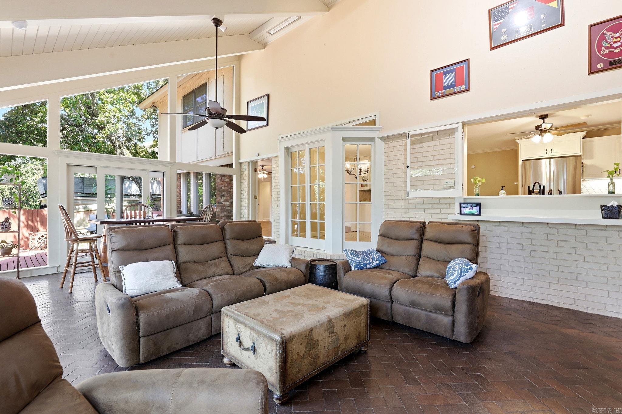 SHADY VALLEY - Residential