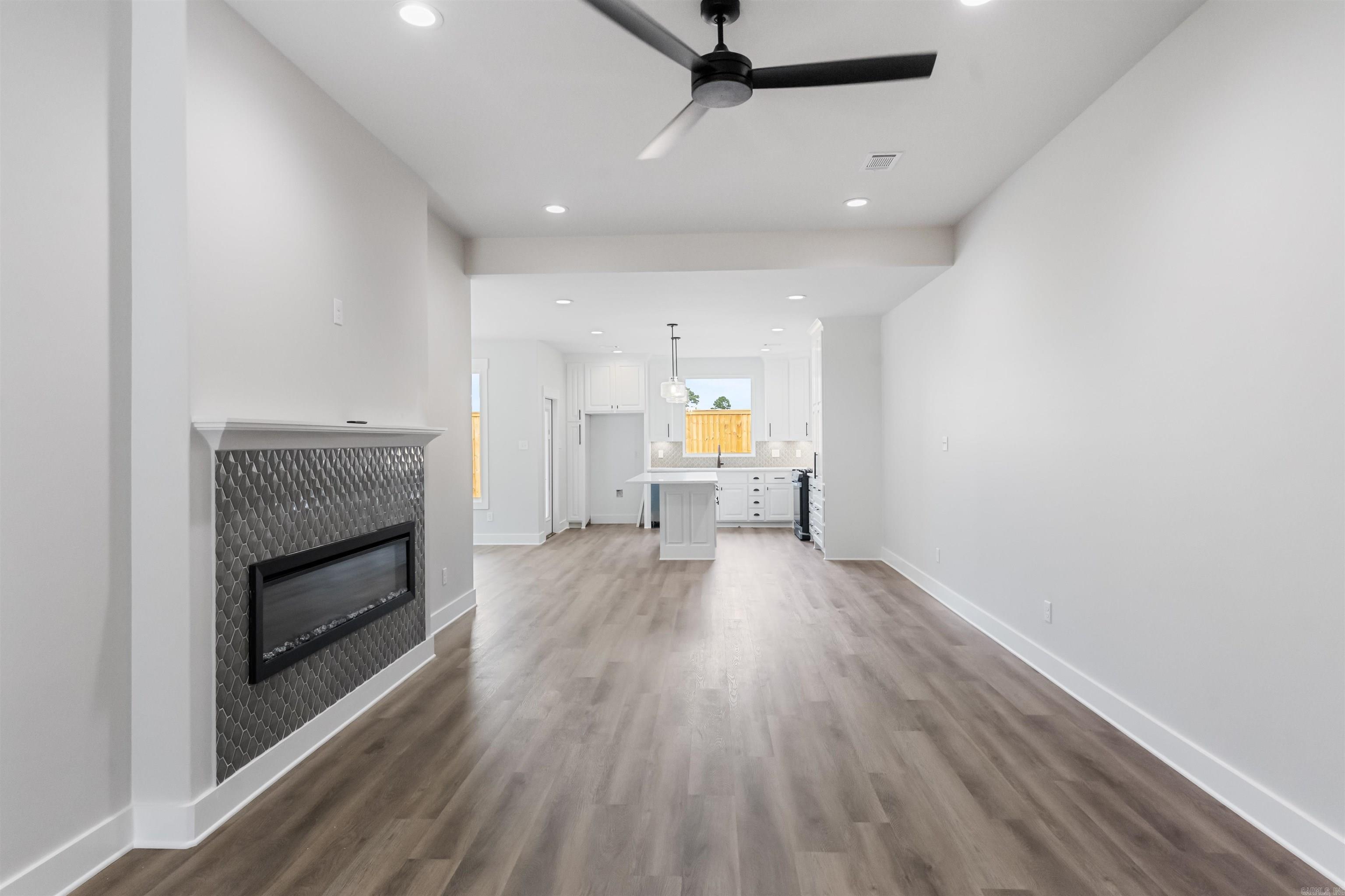 HUNTER CROSSING - Residential