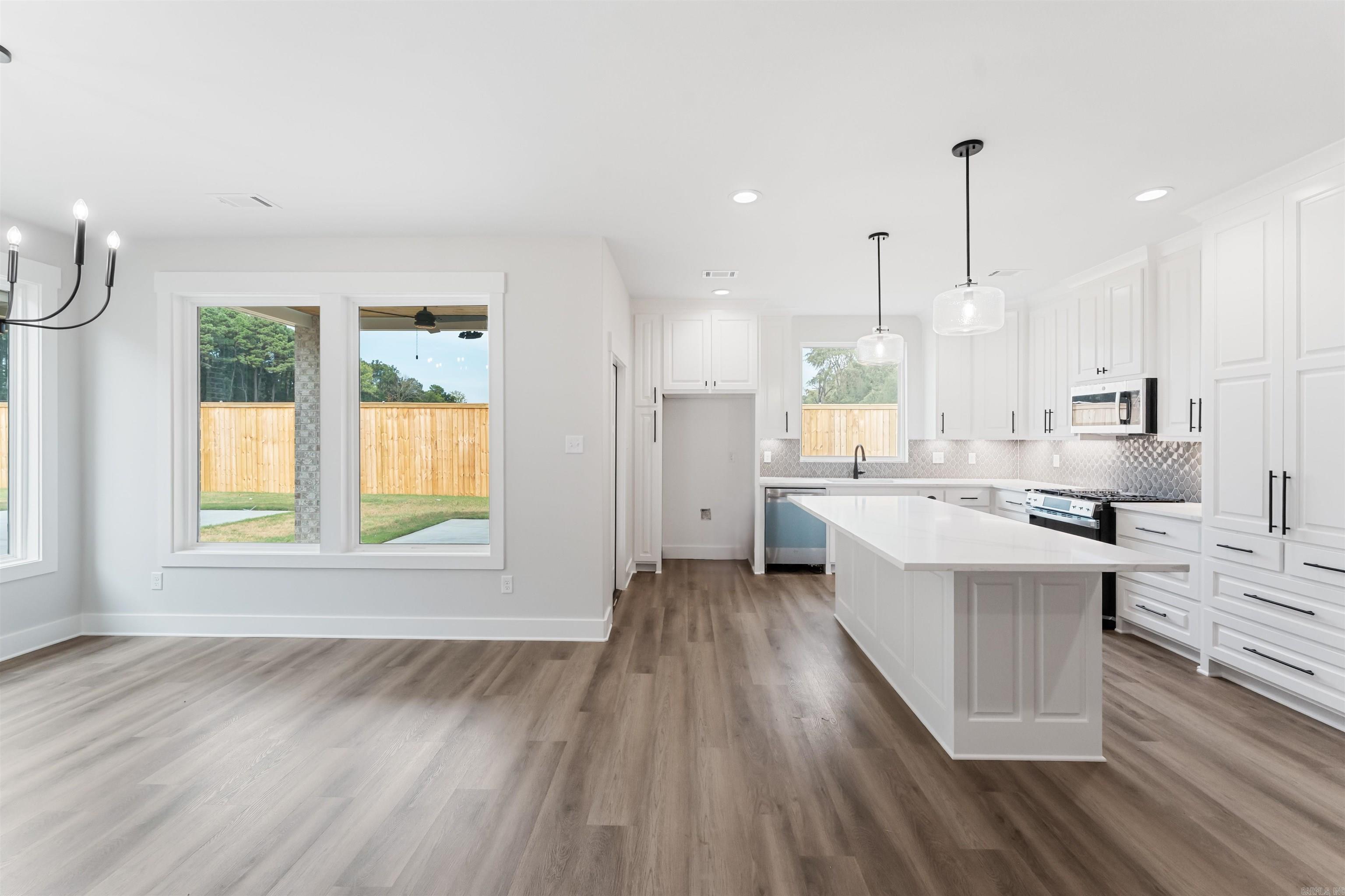 HUNTER CROSSING - Residential