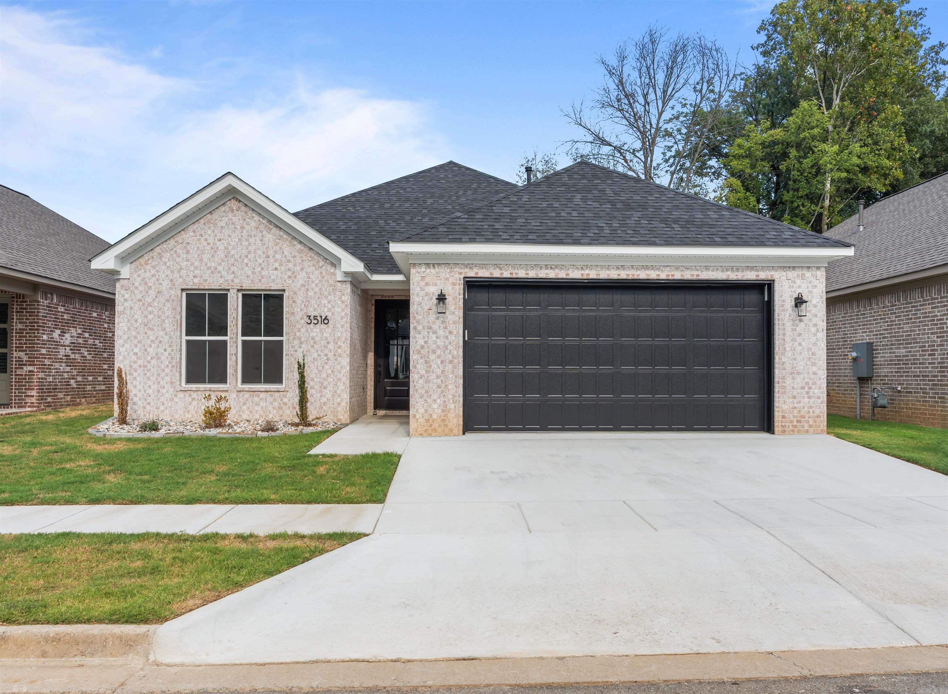 HUNTER CROSSING - Residential