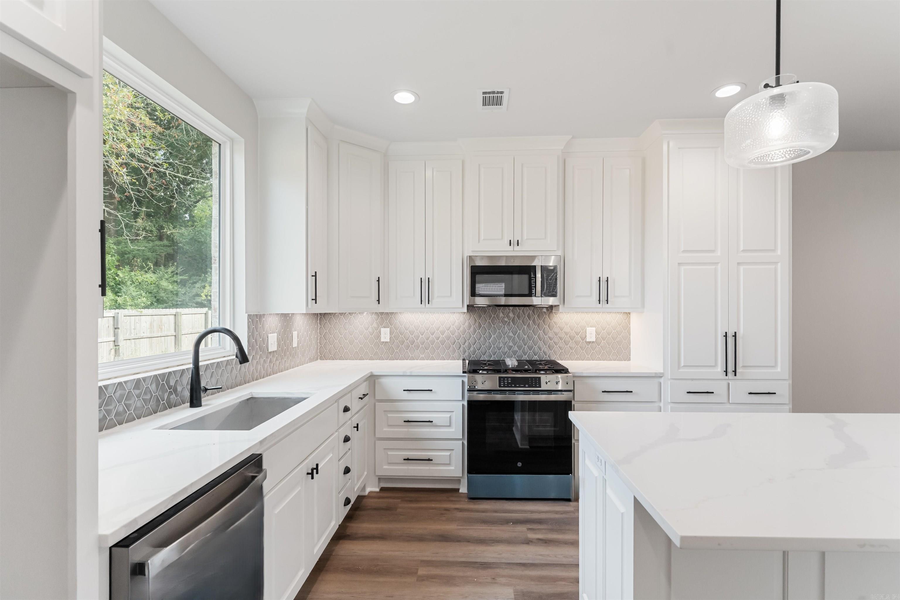HUNTER CROSSING - Residential